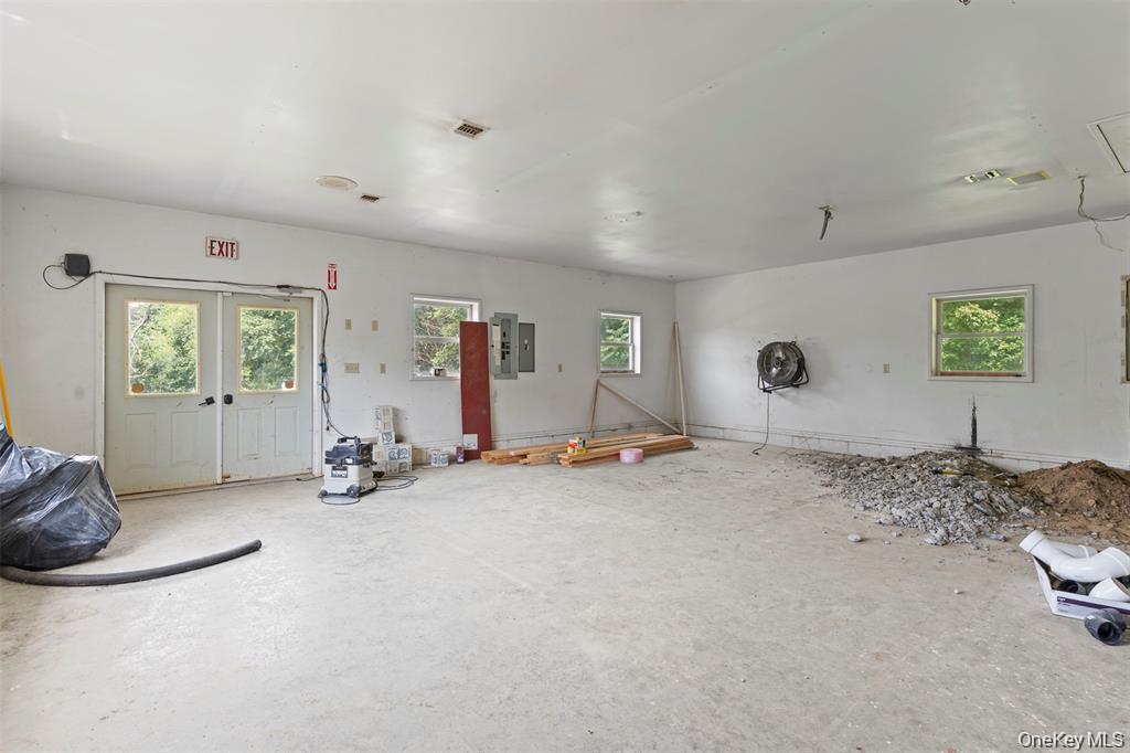 737 Broadway (aka 9W), Ulster Park, NY 12487