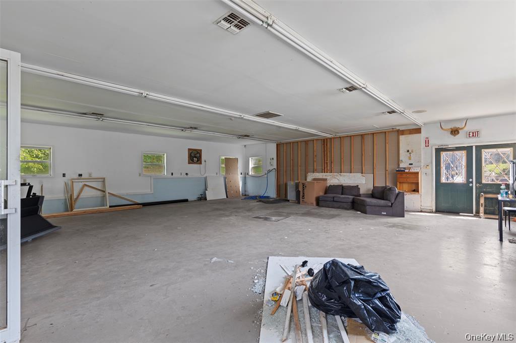 737 Broadway (aka 9W), Ulster Park, NY 12487