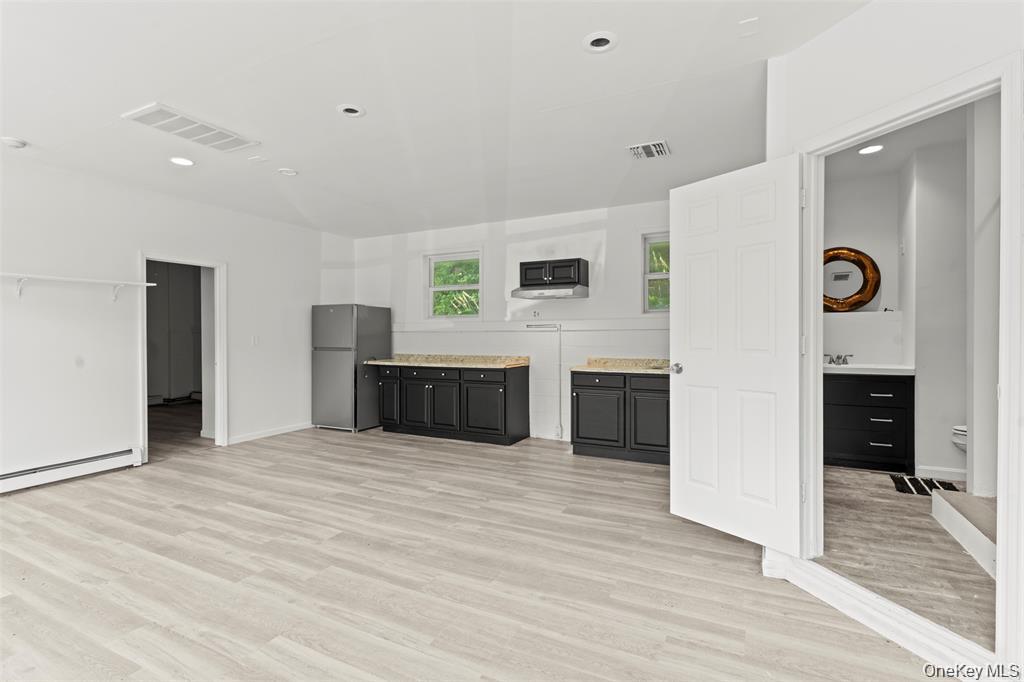 737 Broadway (aka 9W), Ulster Park, NY 12487