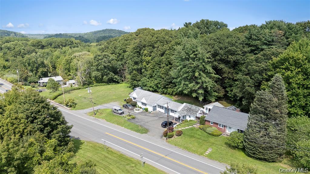 737 Broadway (aka 9W), Ulster Park, NY 12487