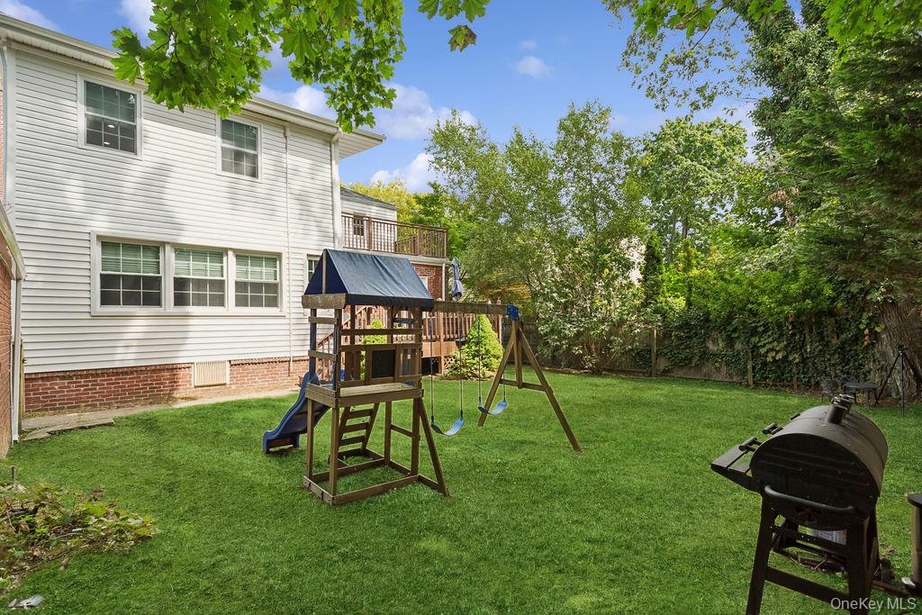 161 Midgely Drive, Hewlett, NY 11557