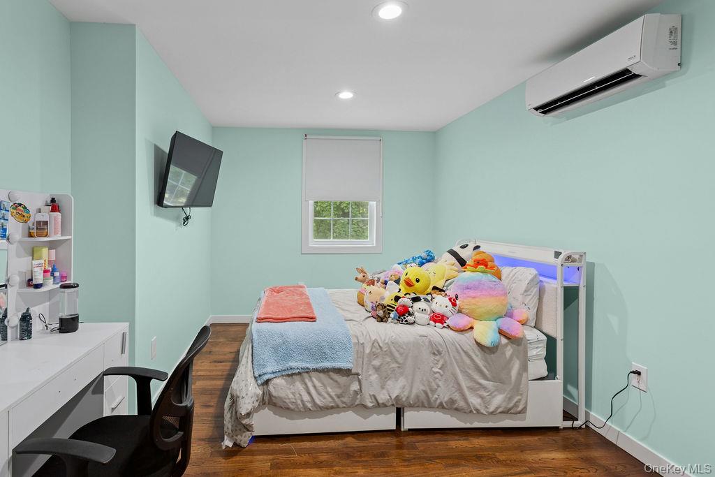 161 Midgely Drive, Hewlett, NY 11557