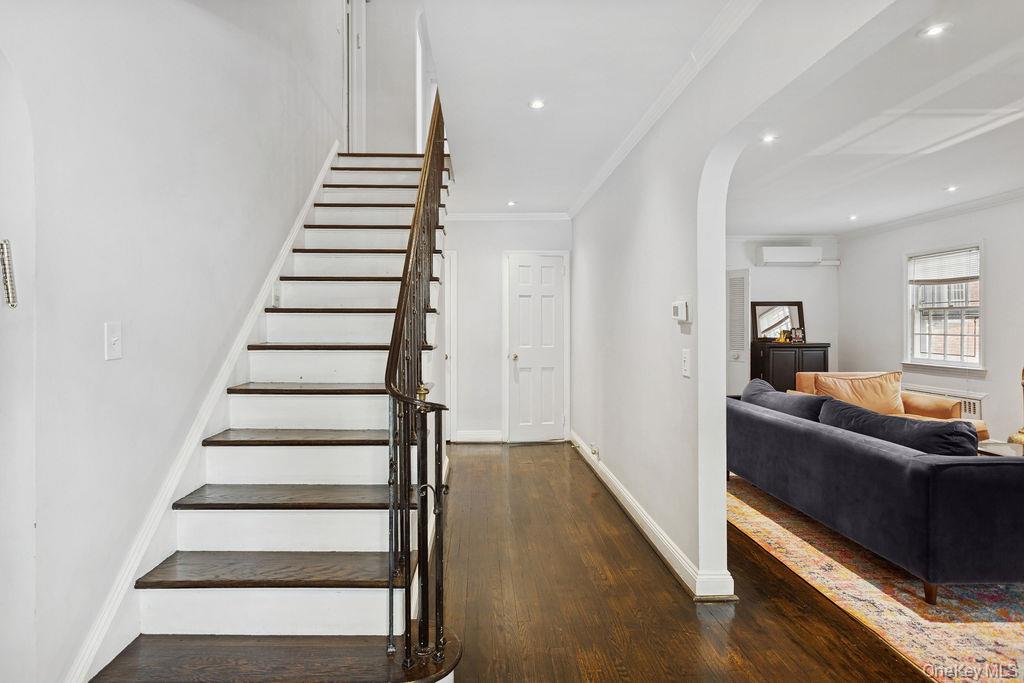 161 Midgely Drive, Hewlett, NY 11557