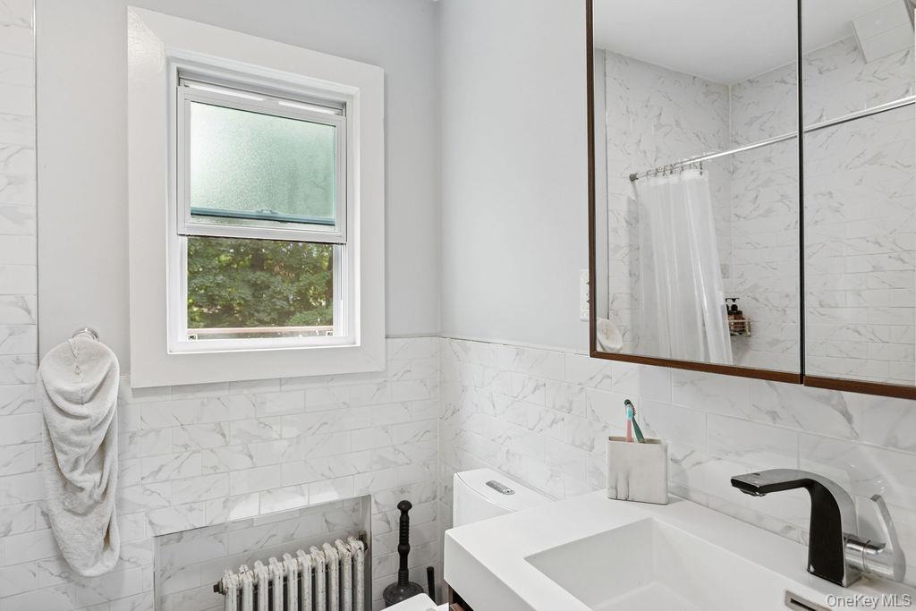 161 Midgely Drive, Hewlett, NY 11557