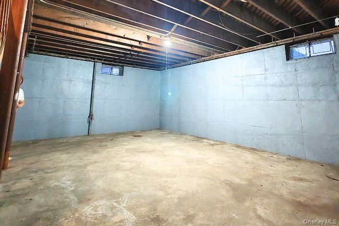 14922 32nd Avenue, Flushing, NY 11354