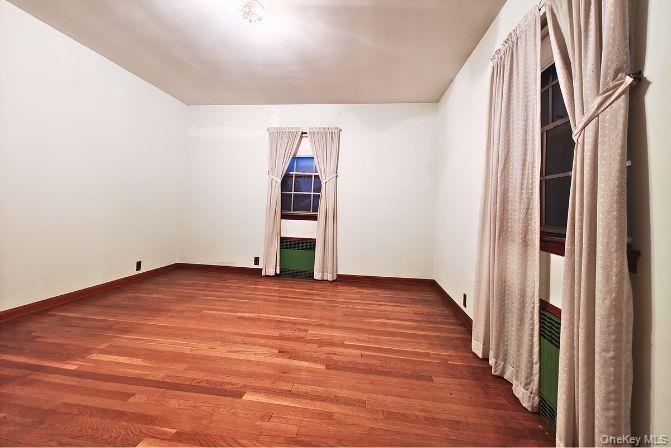 14922 32nd Avenue, Flushing, NY 11354