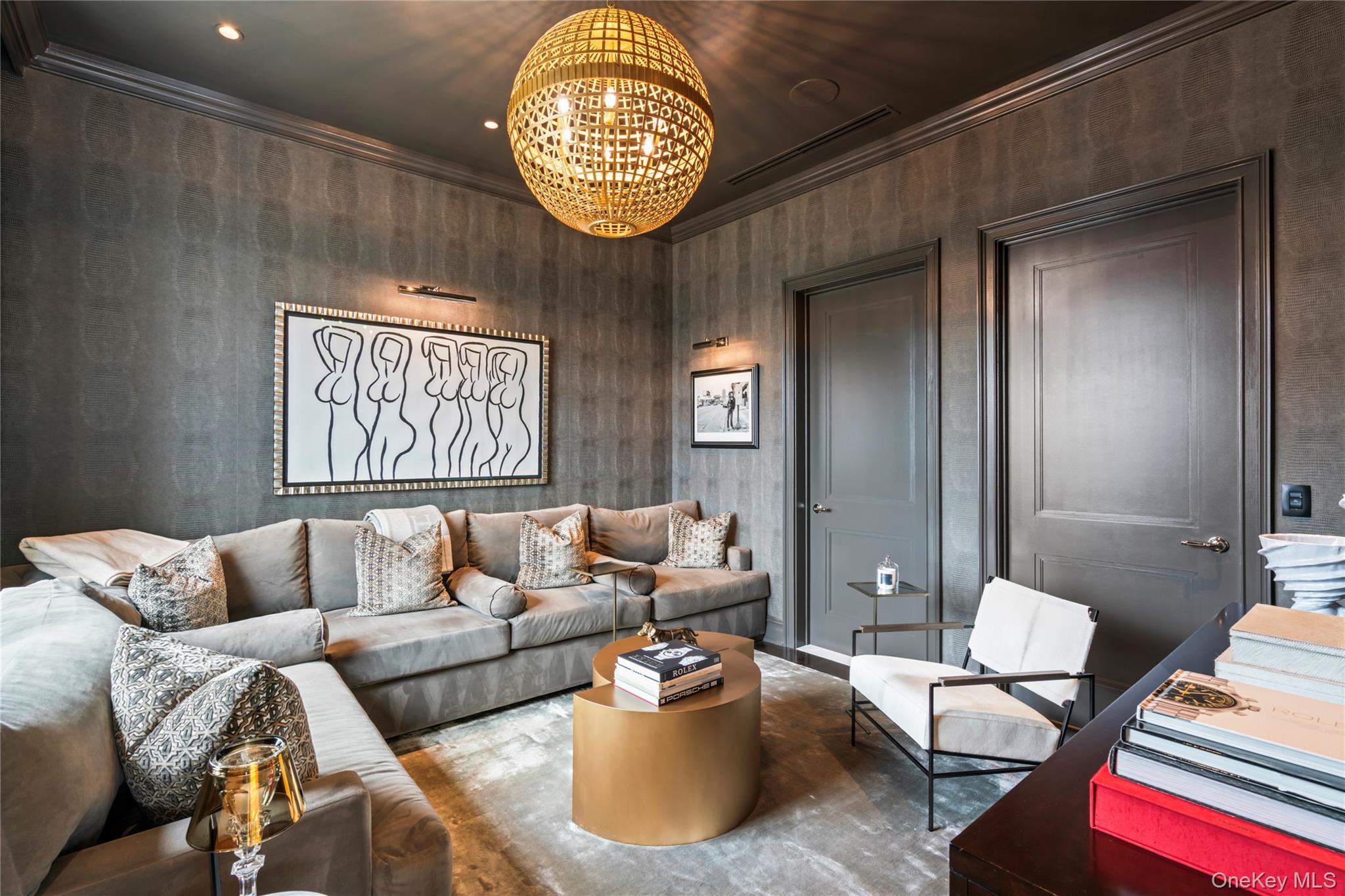 6000 Royal Court # 6307, North Hills, NY 11040