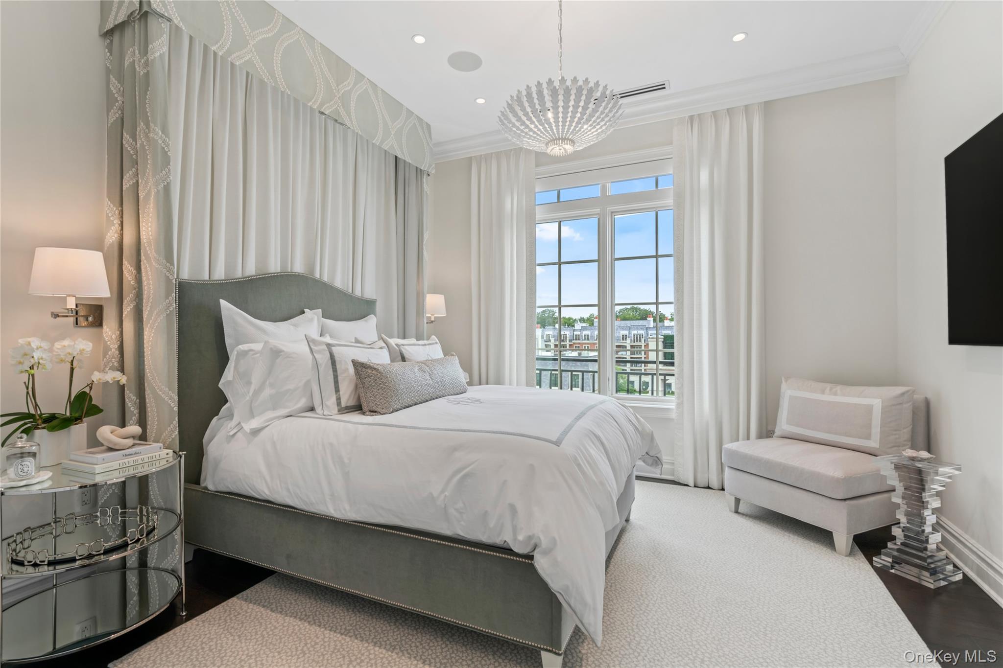 6000 Royal Court # 6307, North Hills, NY 11040