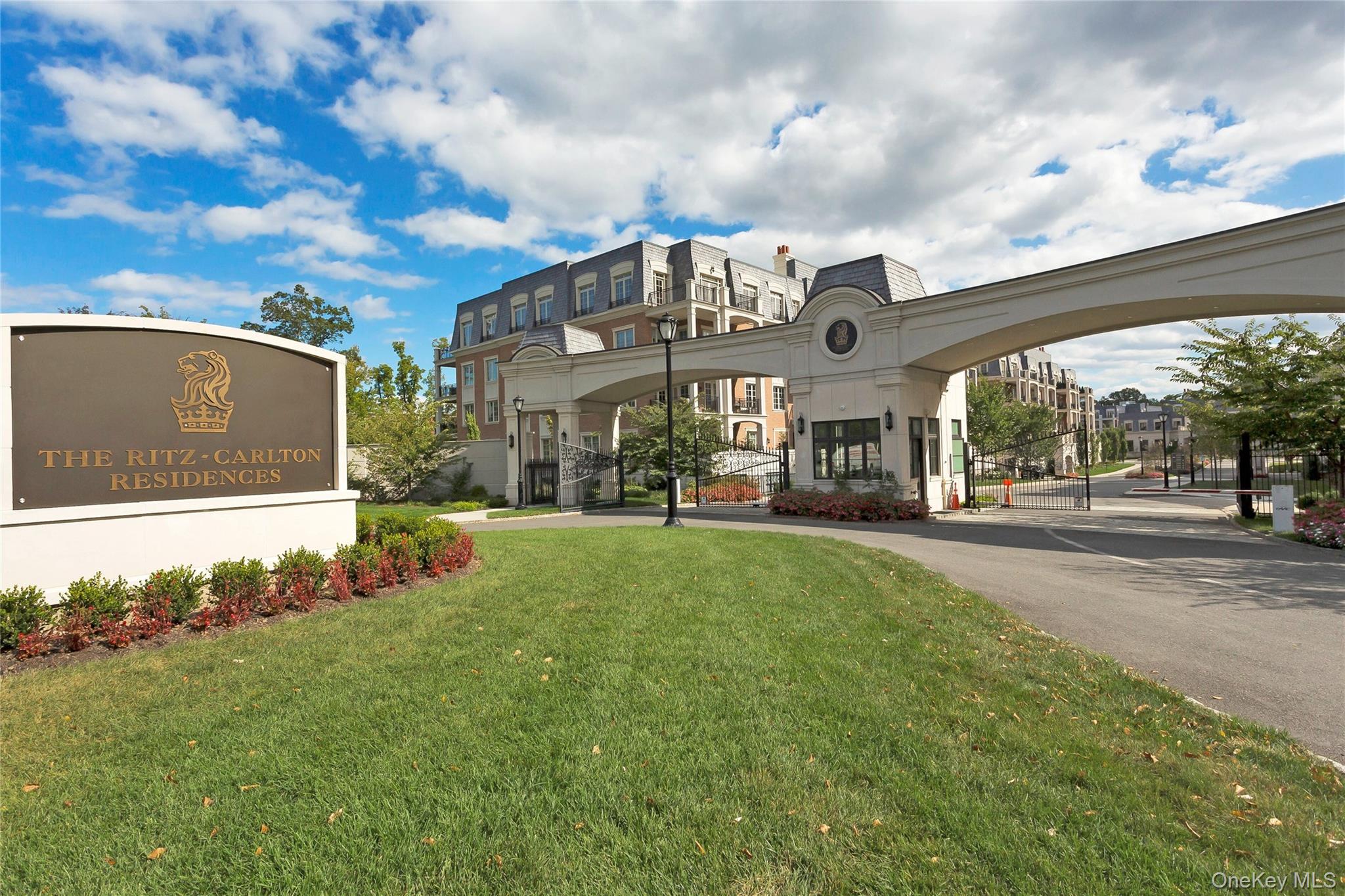 6000 Royal Court # 6307, North Hills, NY 11040