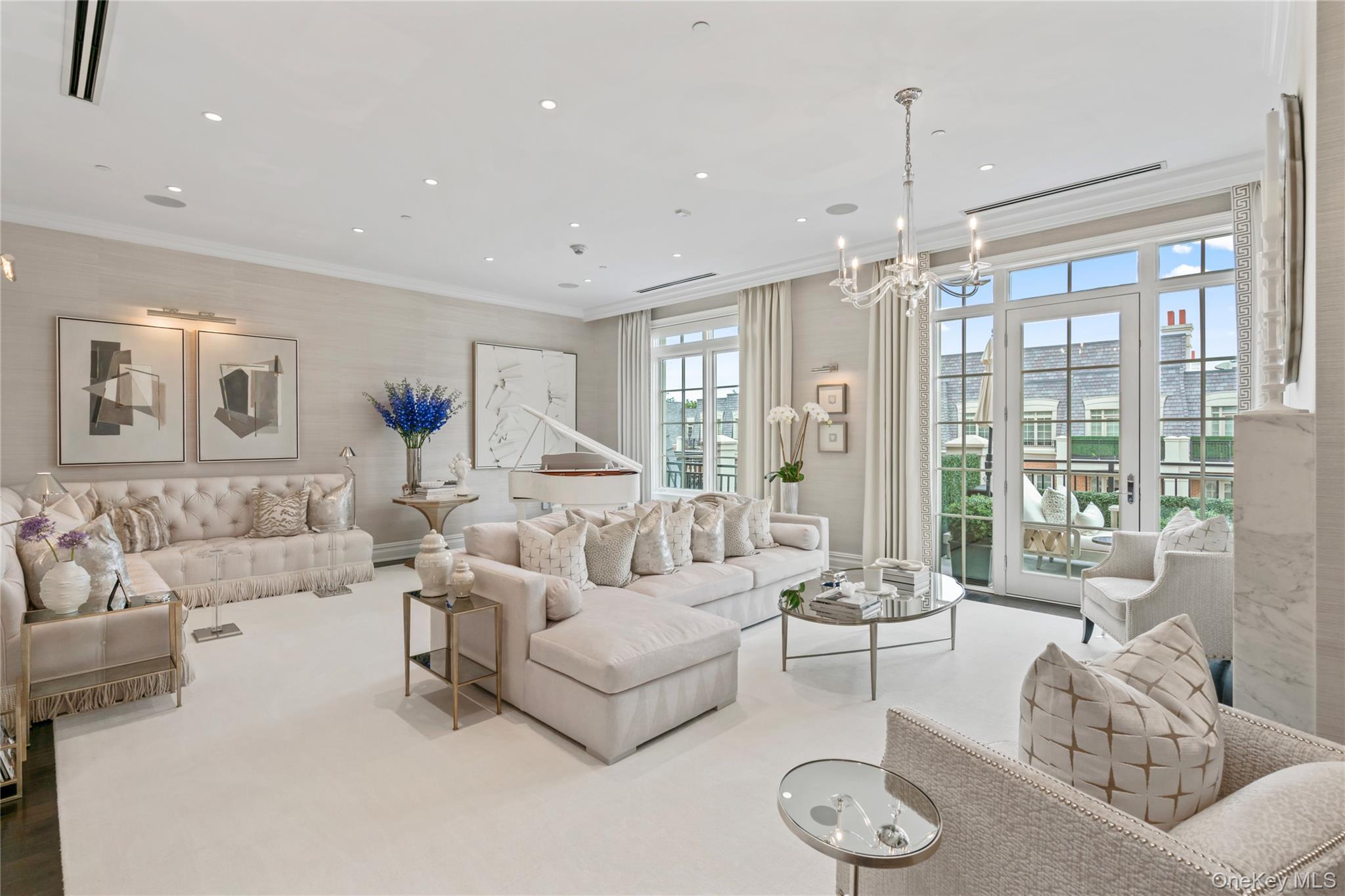 6000 Royal Court # 6307, North Hills, NY 11040