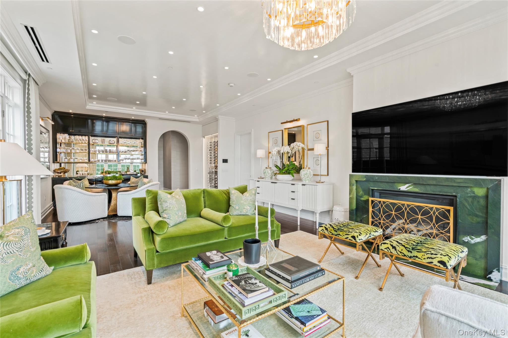 6000 Royal Court # 6307, North Hills, NY 11040