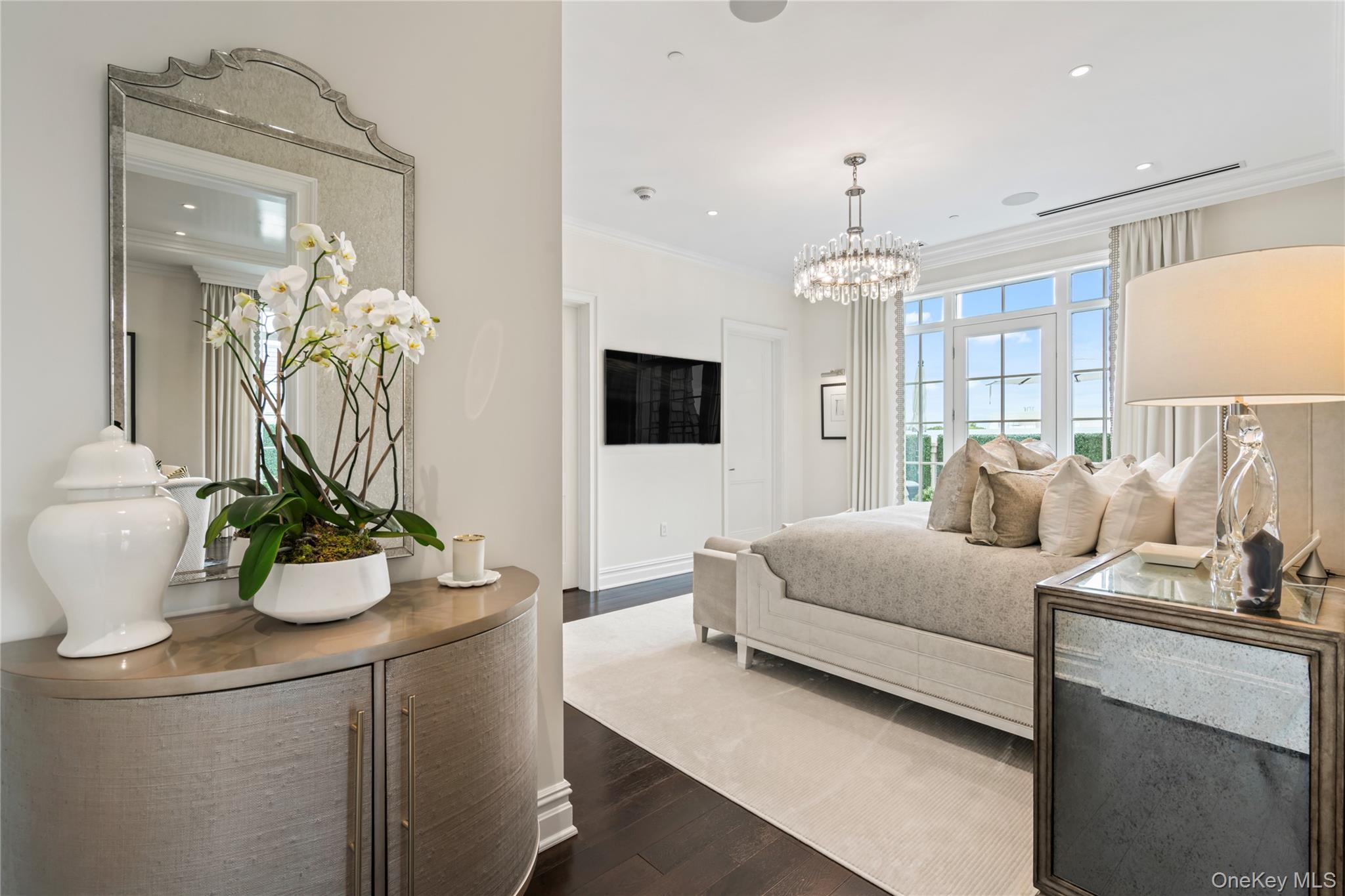 6000 Royal Court # 6307, North Hills, NY 11040