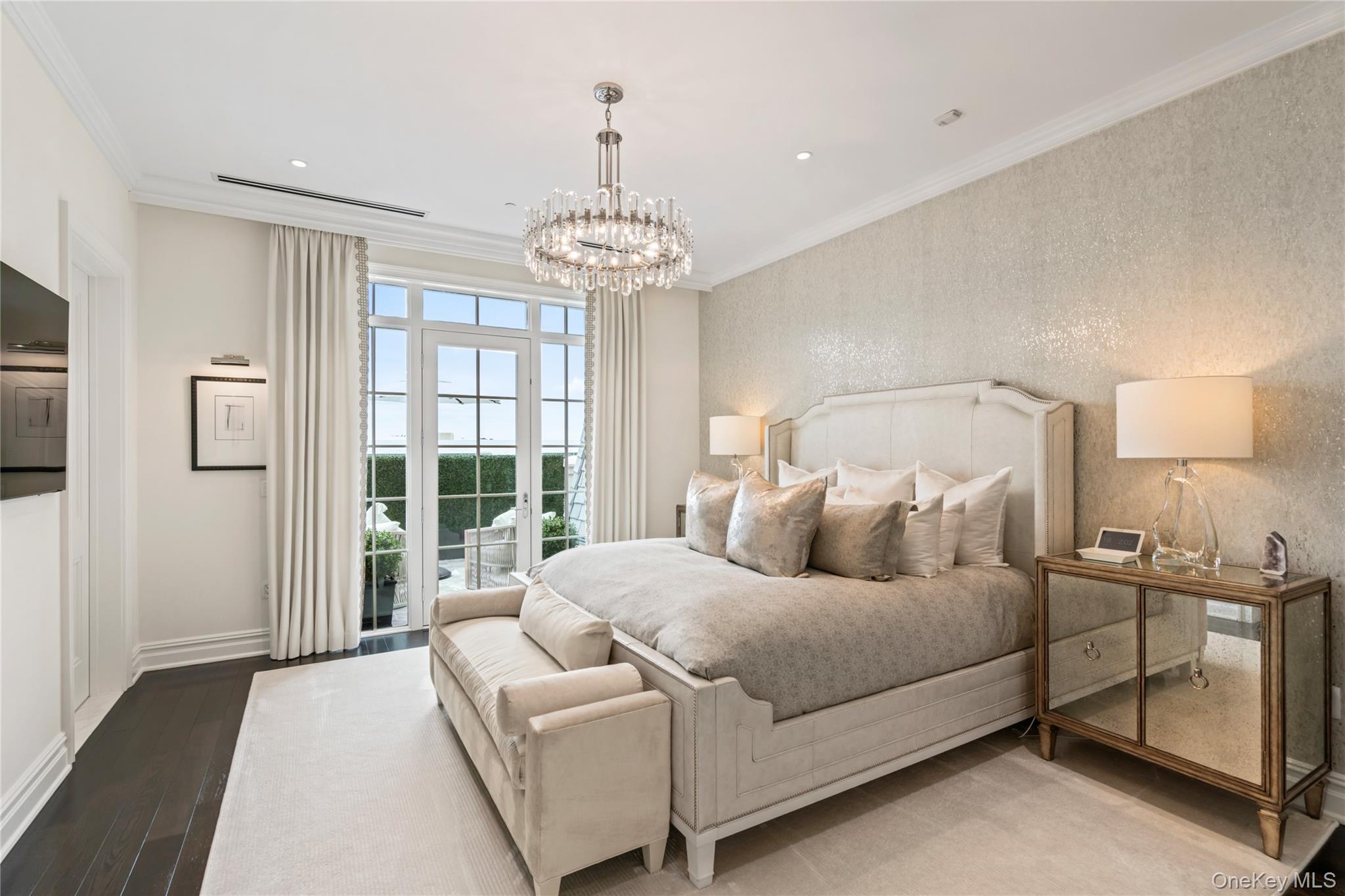 6000 Royal Court # 6307, North Hills, NY 11040