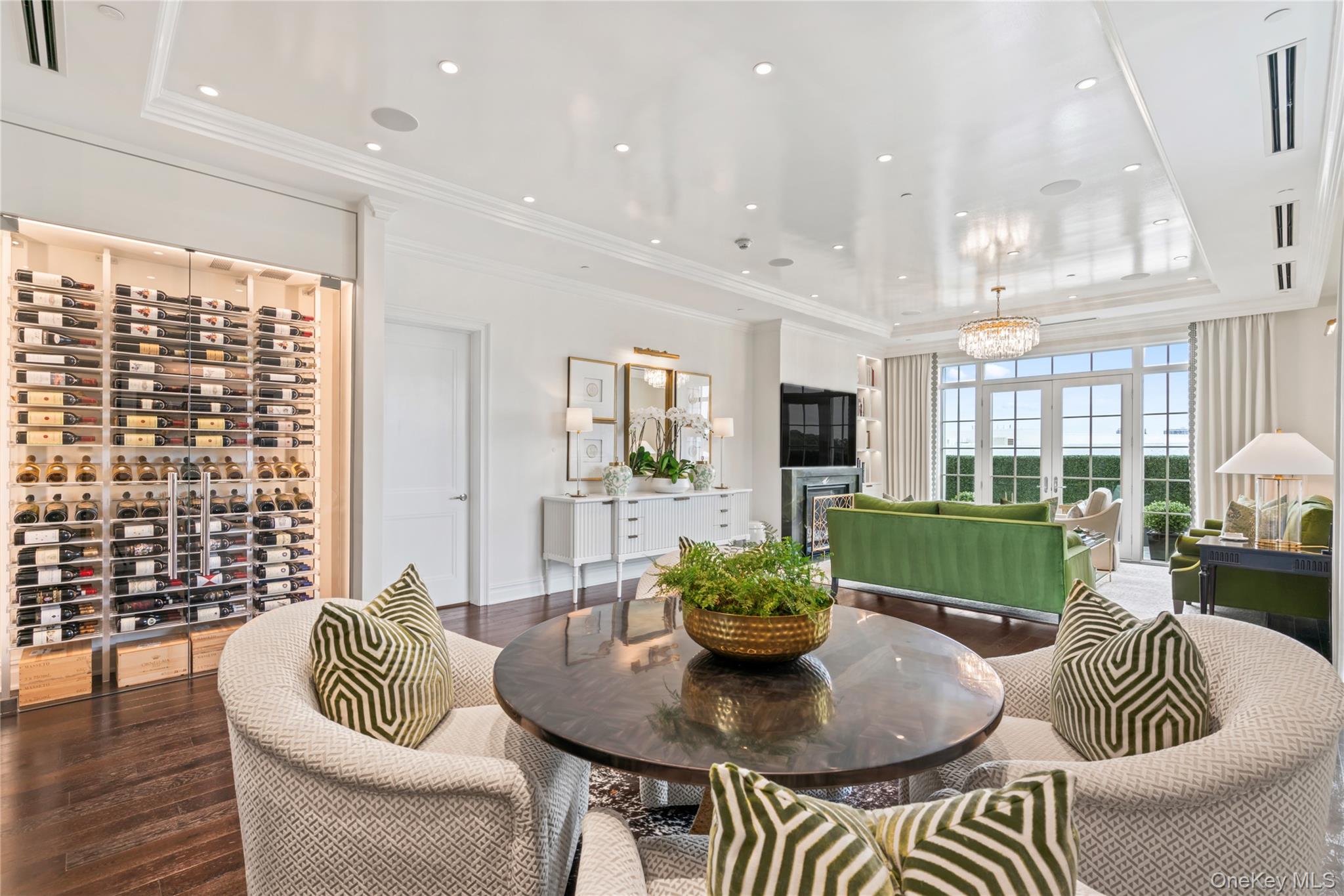 6000 Royal Court # 6307, North Hills, NY 11040