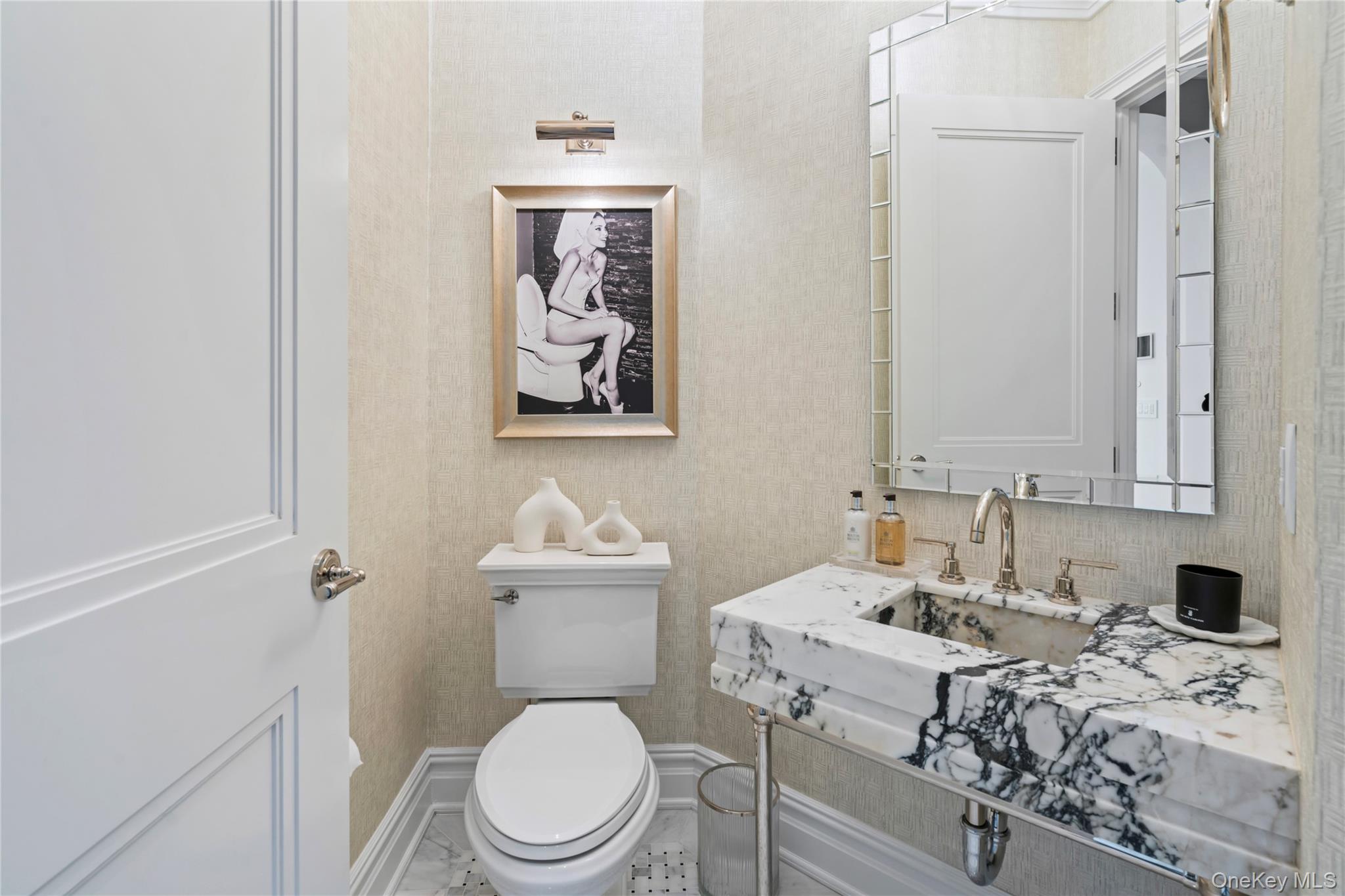 6000 Royal Court # 6307, North Hills, NY 11040