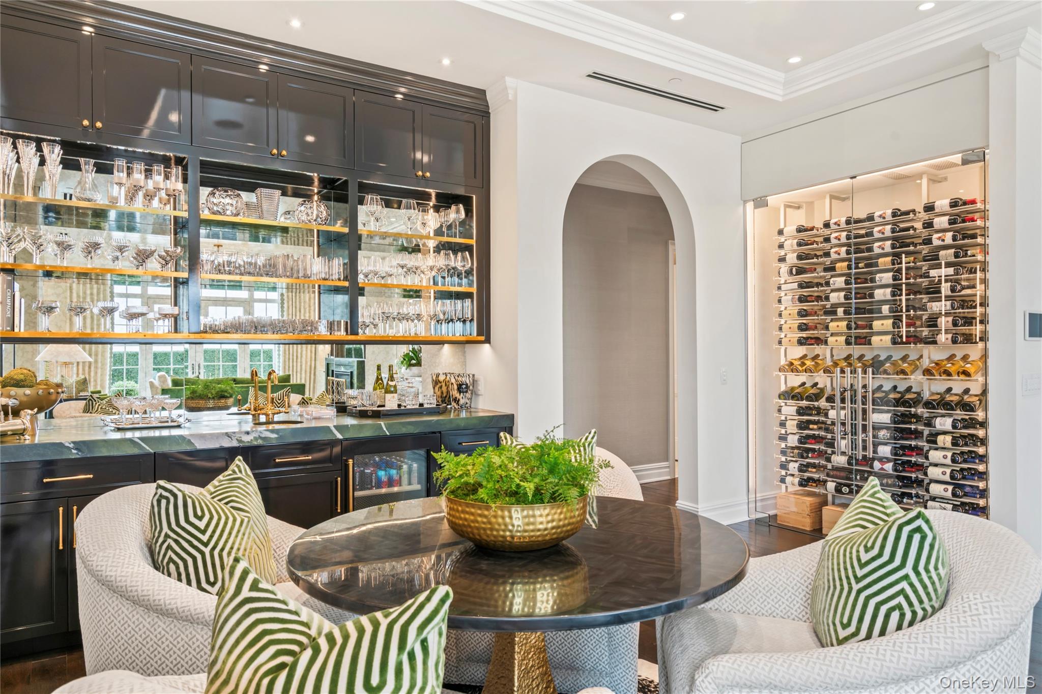 6000 Royal Court # 6307, North Hills, NY 11040