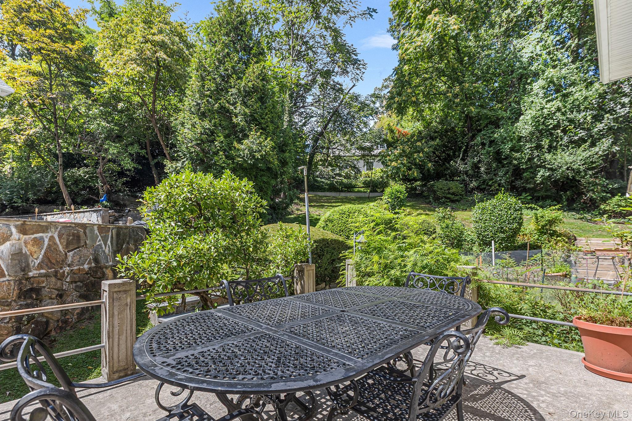 2 Rockledge Road, Bronxville, NY 10708