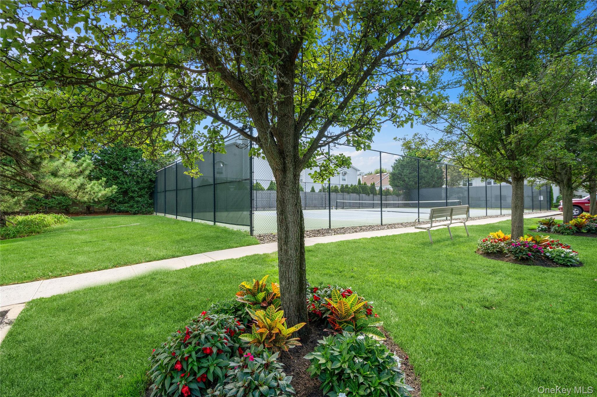 37 Stratford Green, Farmingdale, NY 11735