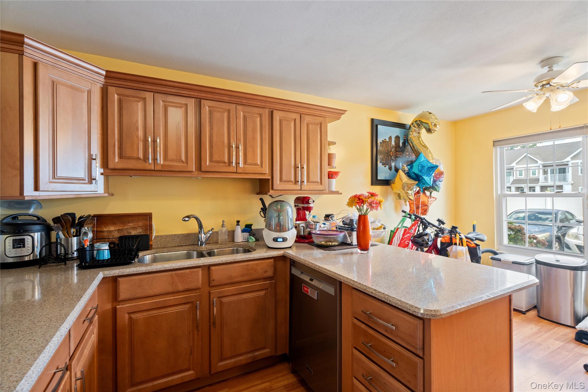 37 Stratford Green, Farmingdale, NY 11735