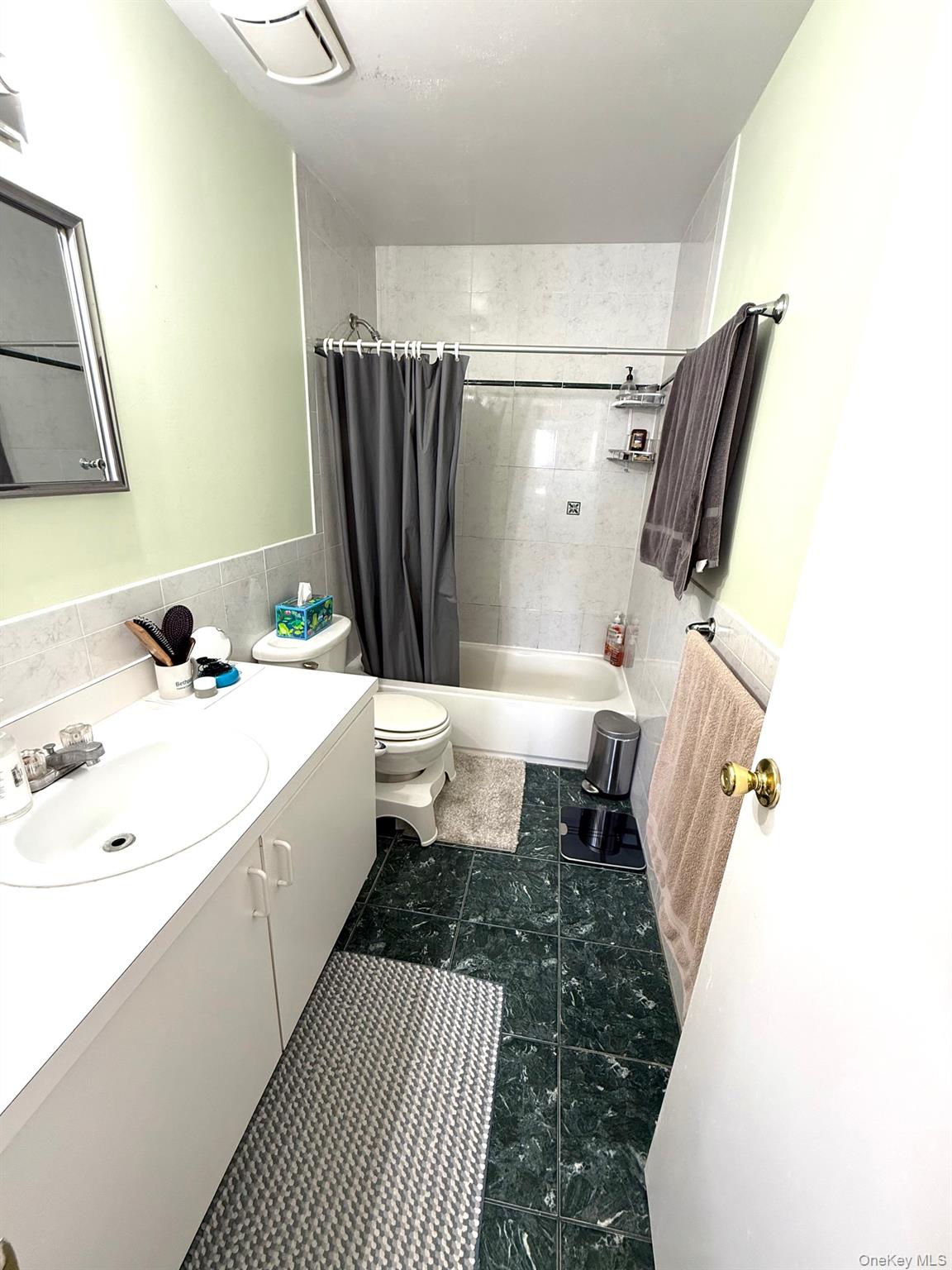 37 Stratford Green, Farmingdale, NY 11735