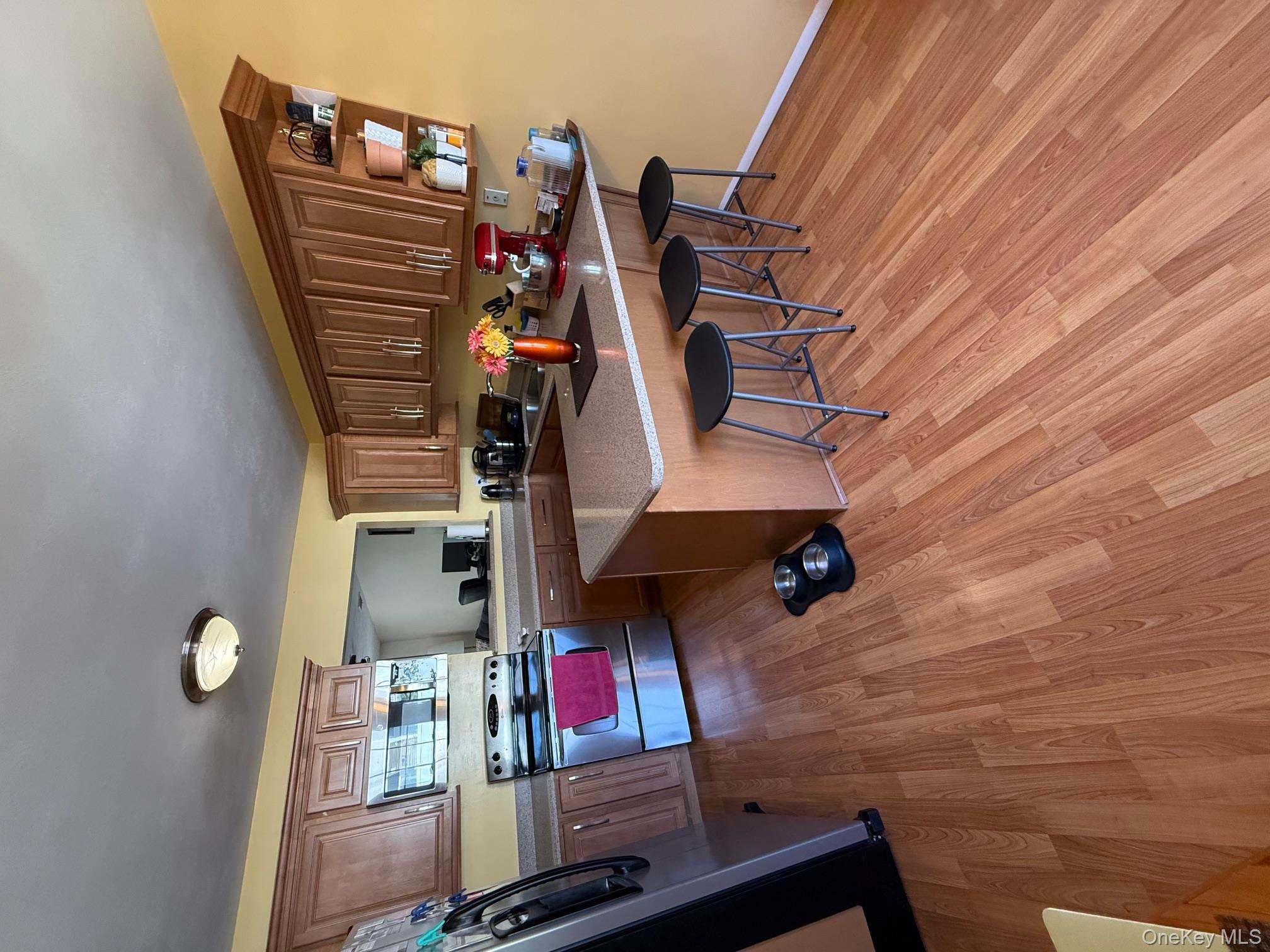 37 Stratford Green, Farmingdale, NY 11735