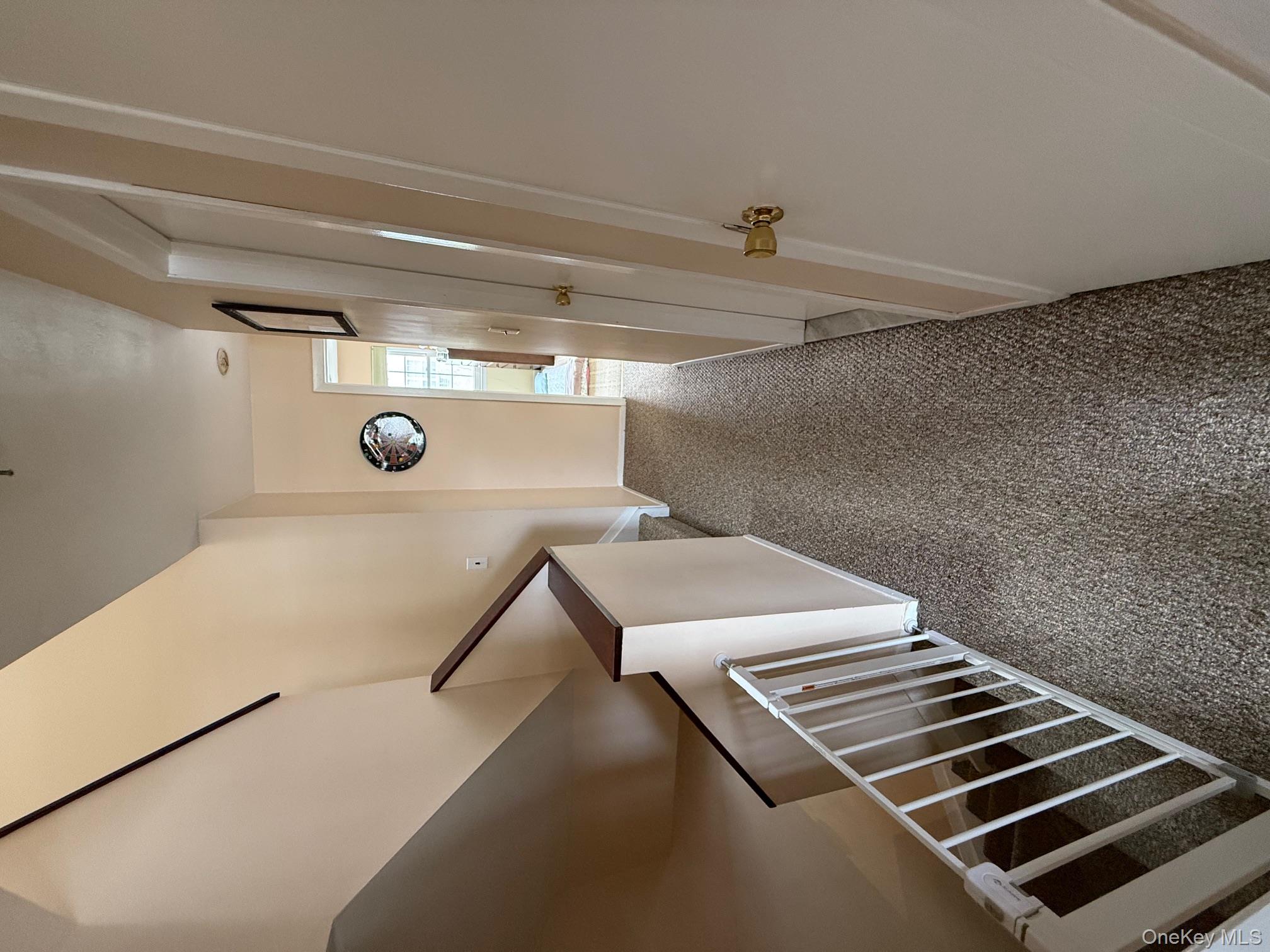 37 Stratford Green, Farmingdale, NY 11735