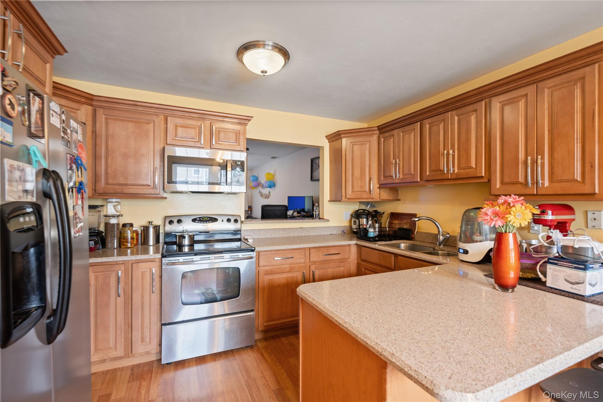 37 Stratford Green, Farmingdale, NY 11735