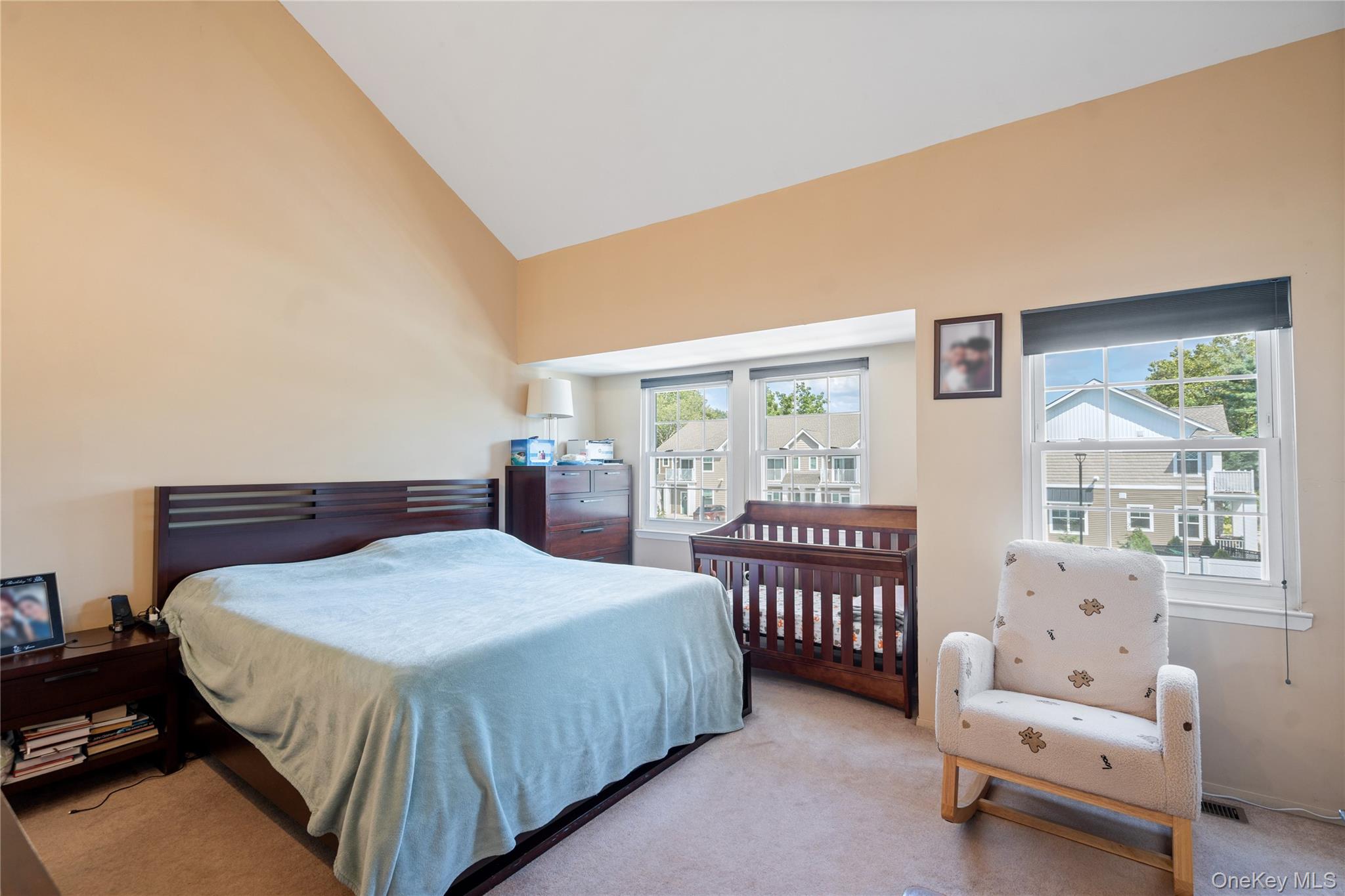 37 Stratford Green, Farmingdale, NY 11735