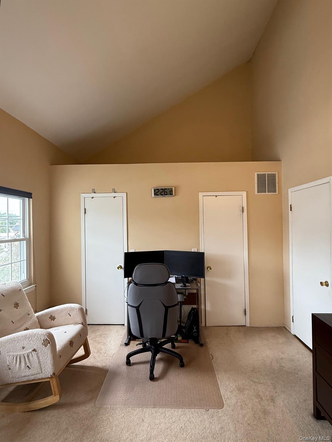 37 Stratford Green, Farmingdale, NY 11735