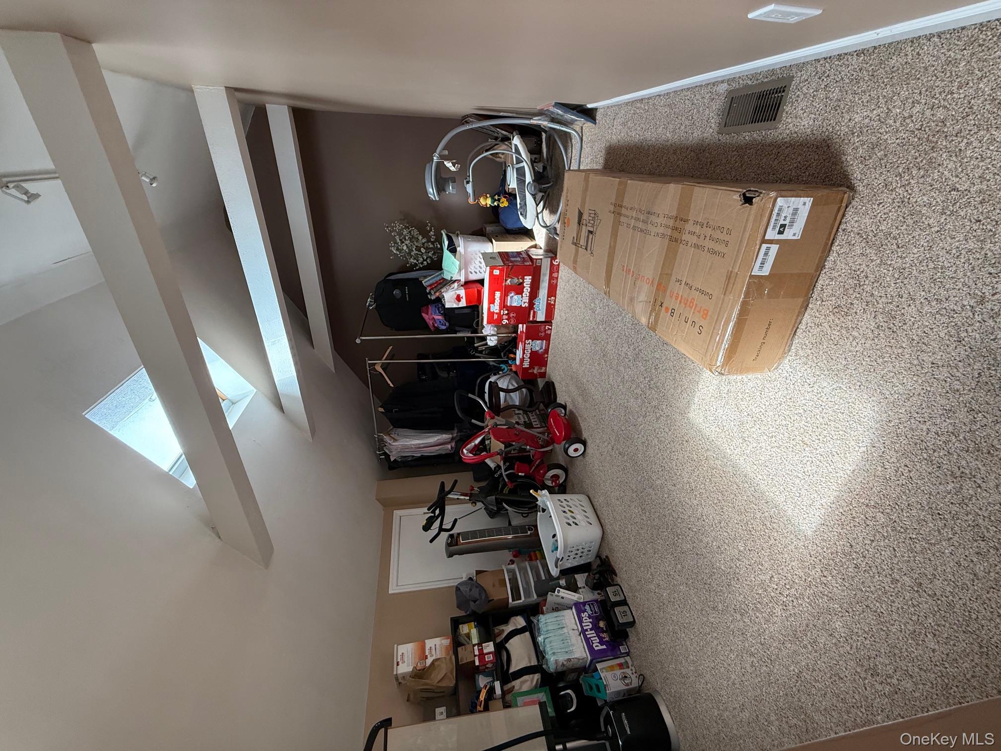 37 Stratford Green, Farmingdale, NY 11735