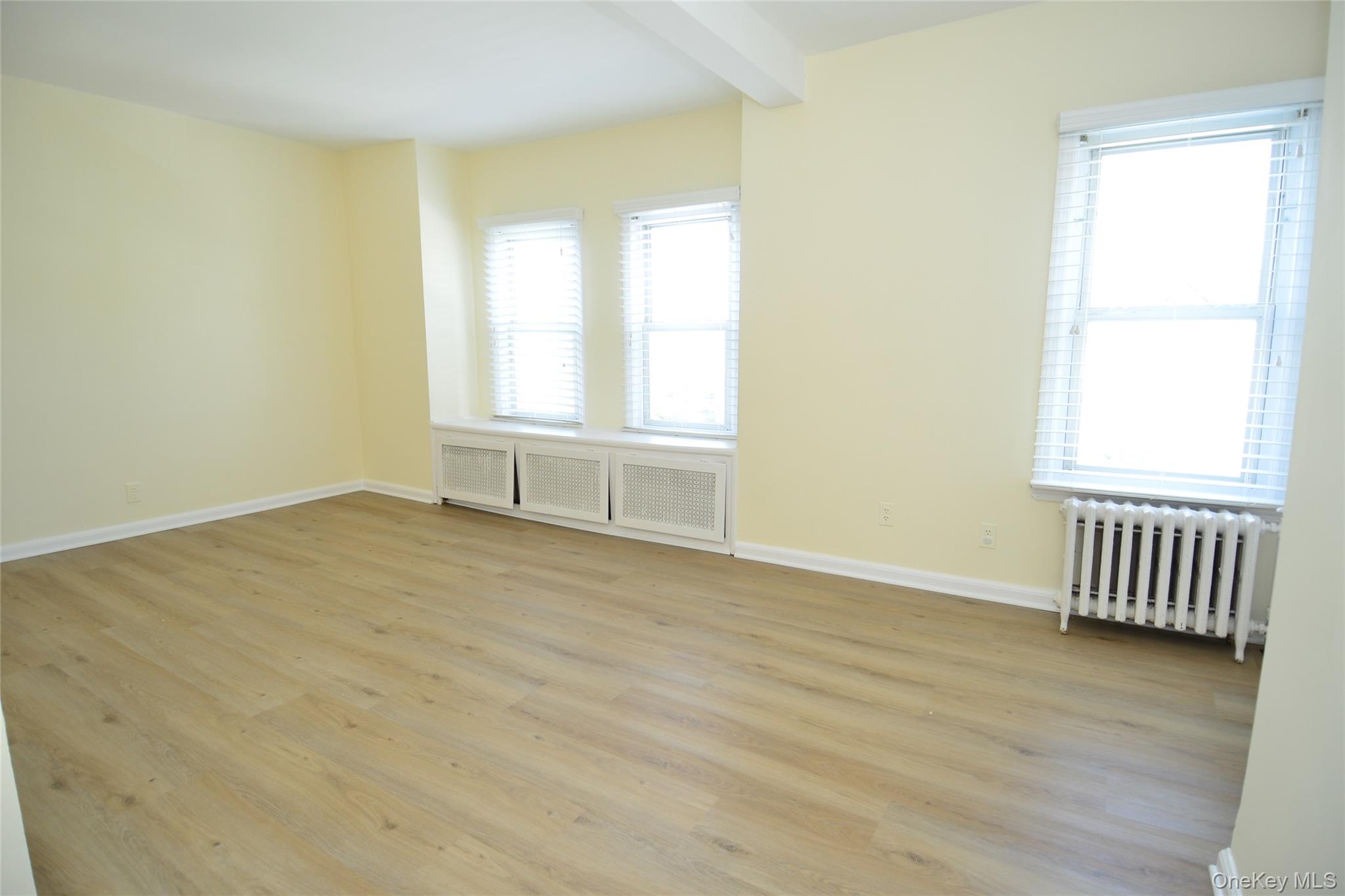 42 Glen Road, Eastchester, NY 10709