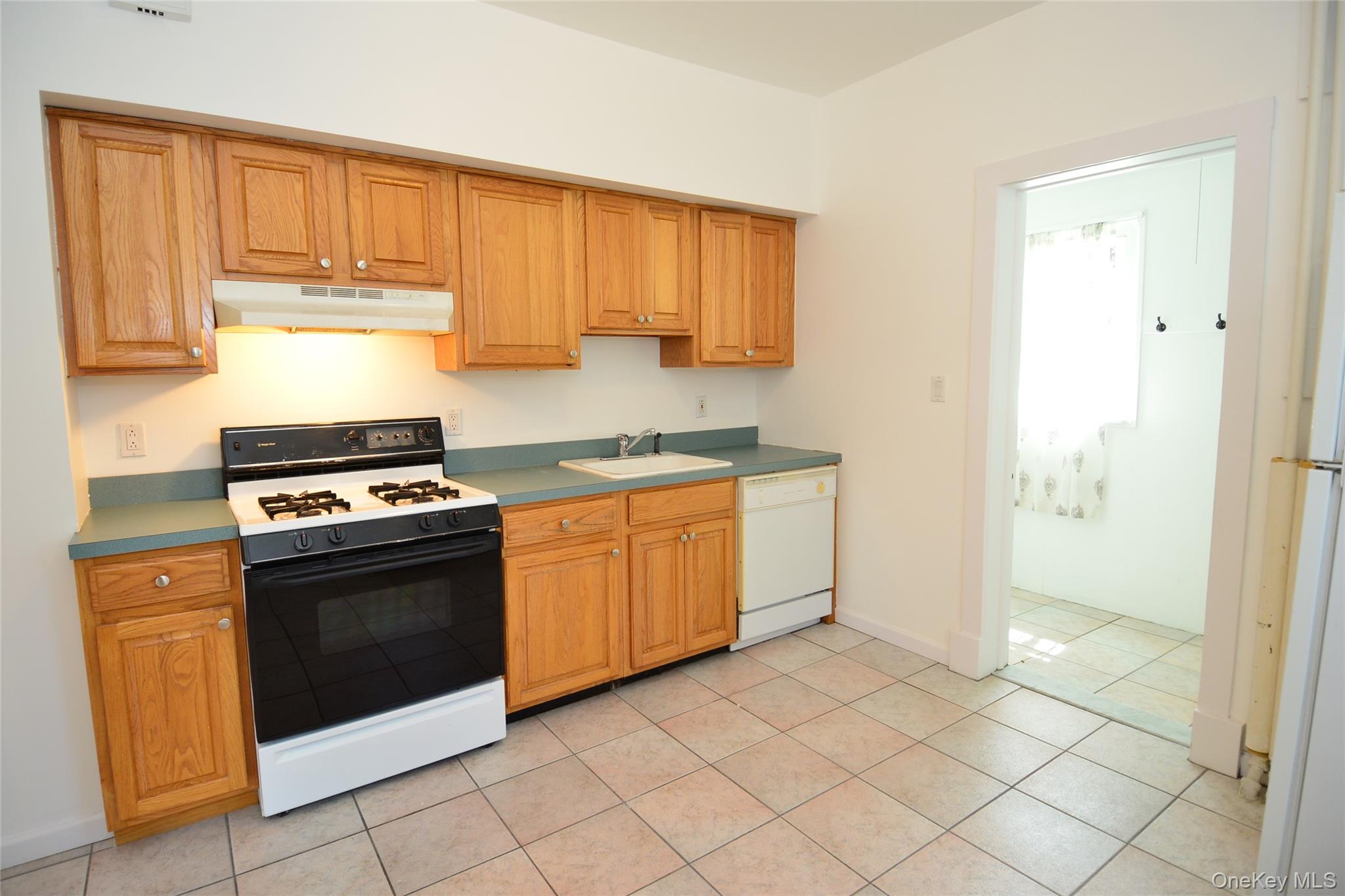 42 Glen Road, Eastchester, NY 10709