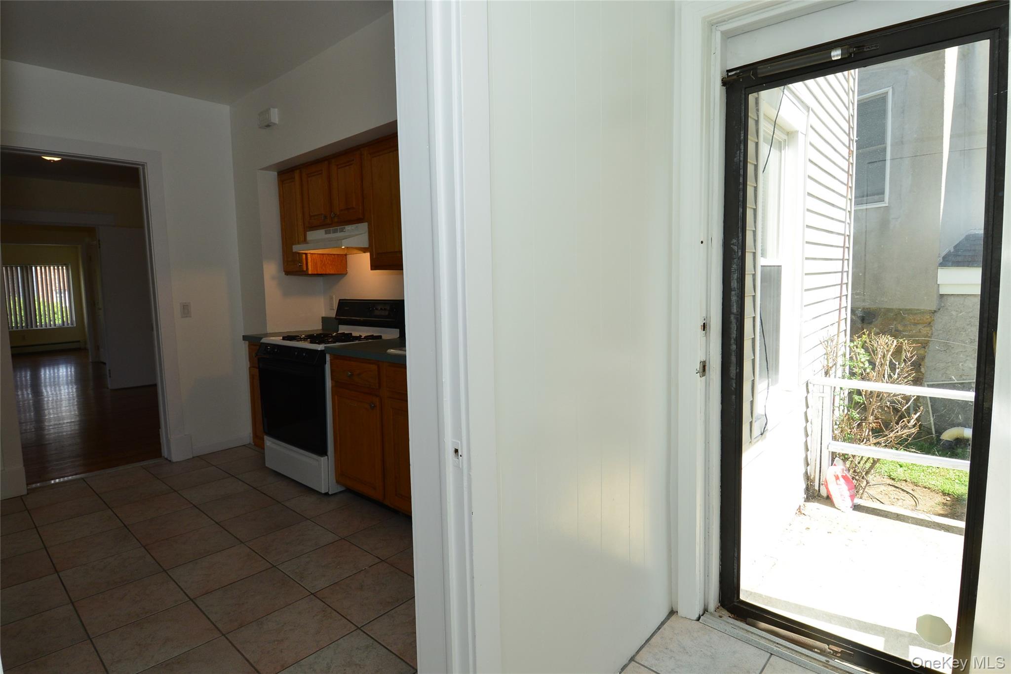 42 Glen Road, Eastchester, NY 10709