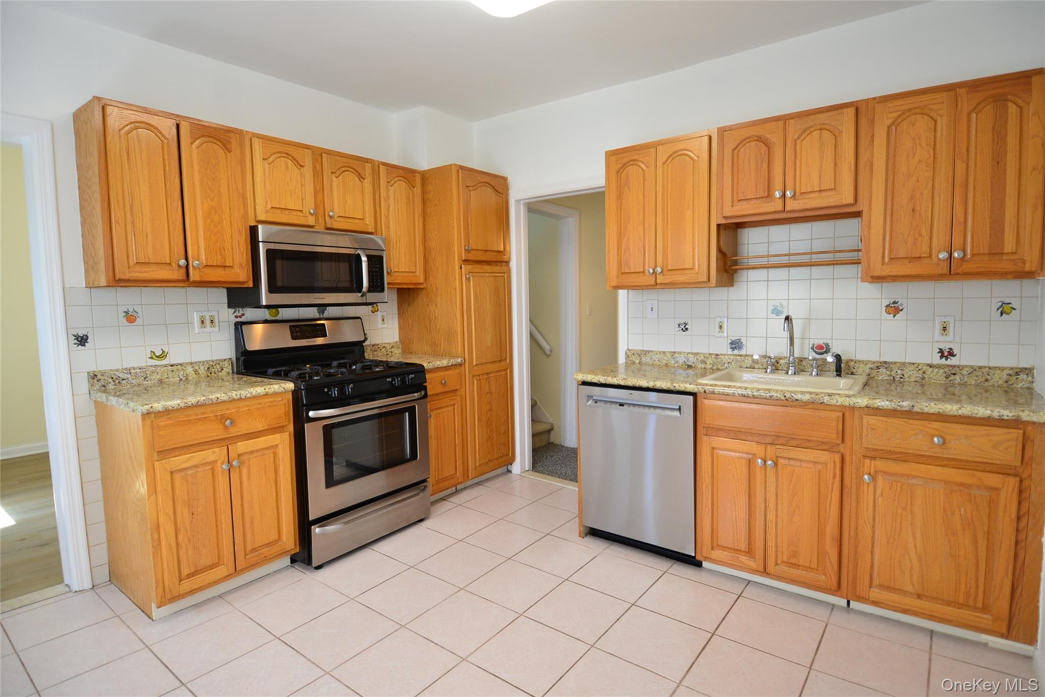 42 Glen Road, Eastchester, NY 10709