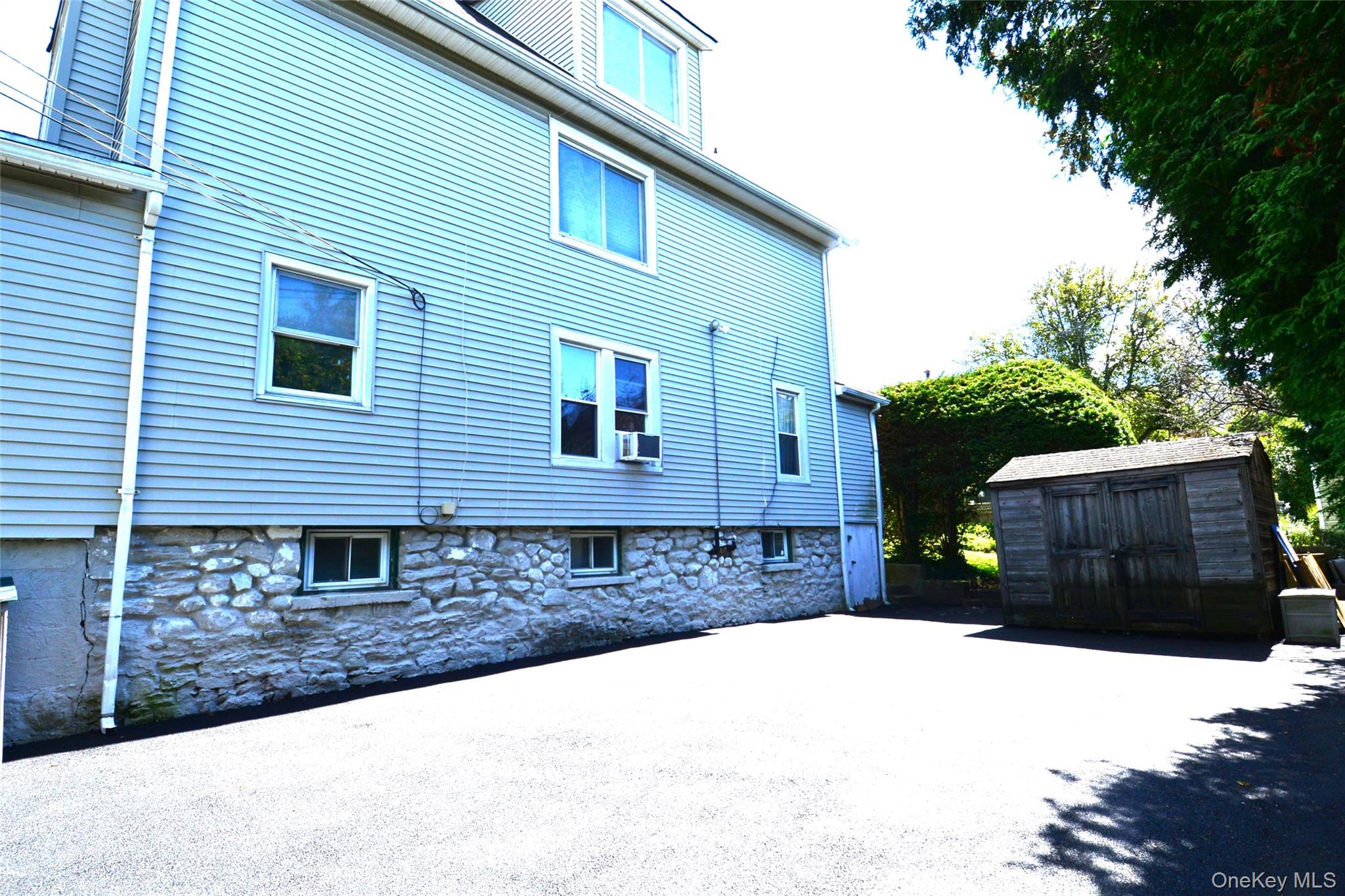 42 Glen Road, Eastchester, NY 10709