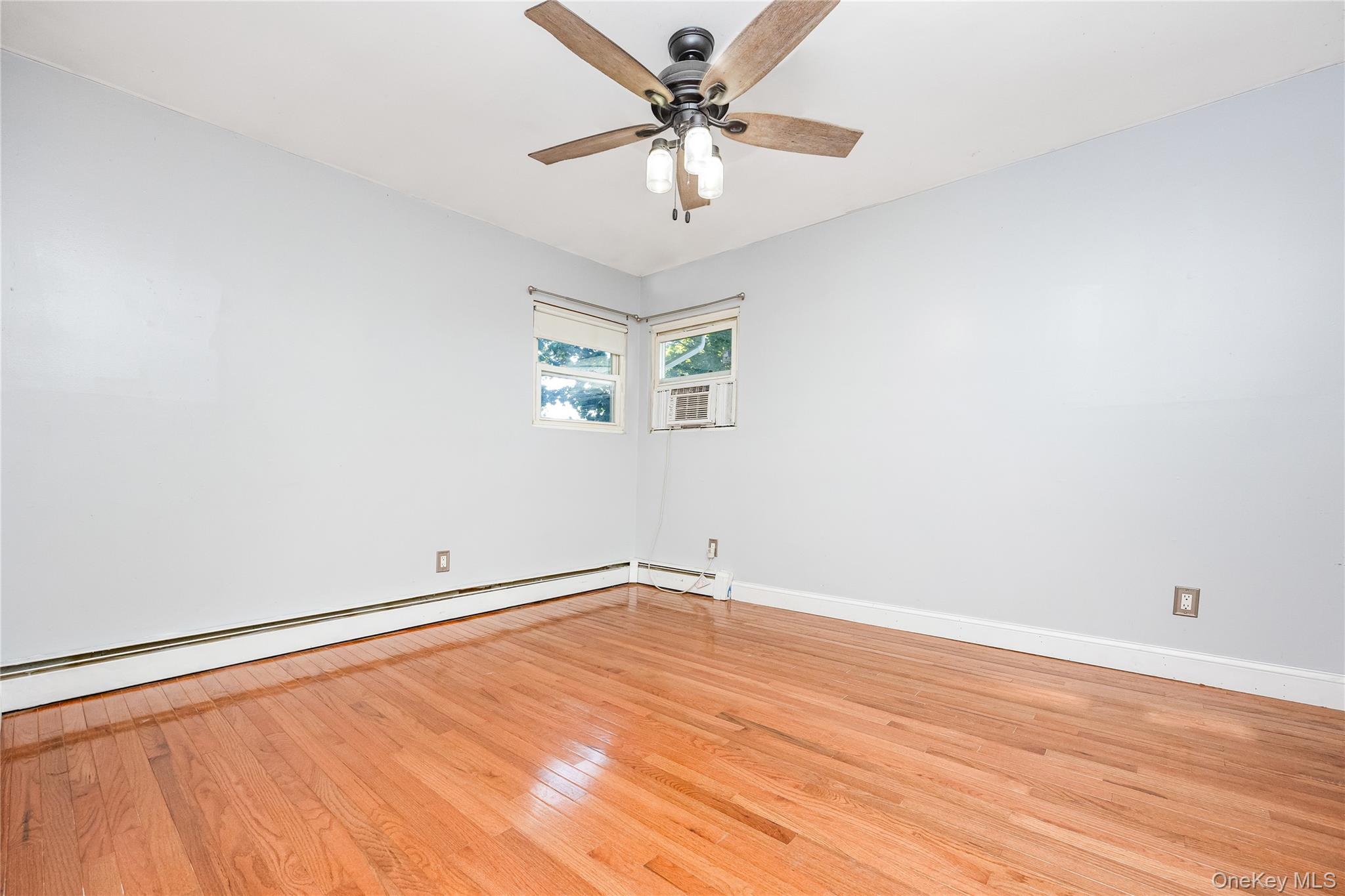 16 Hillside Road, Farmingville, NY 11738