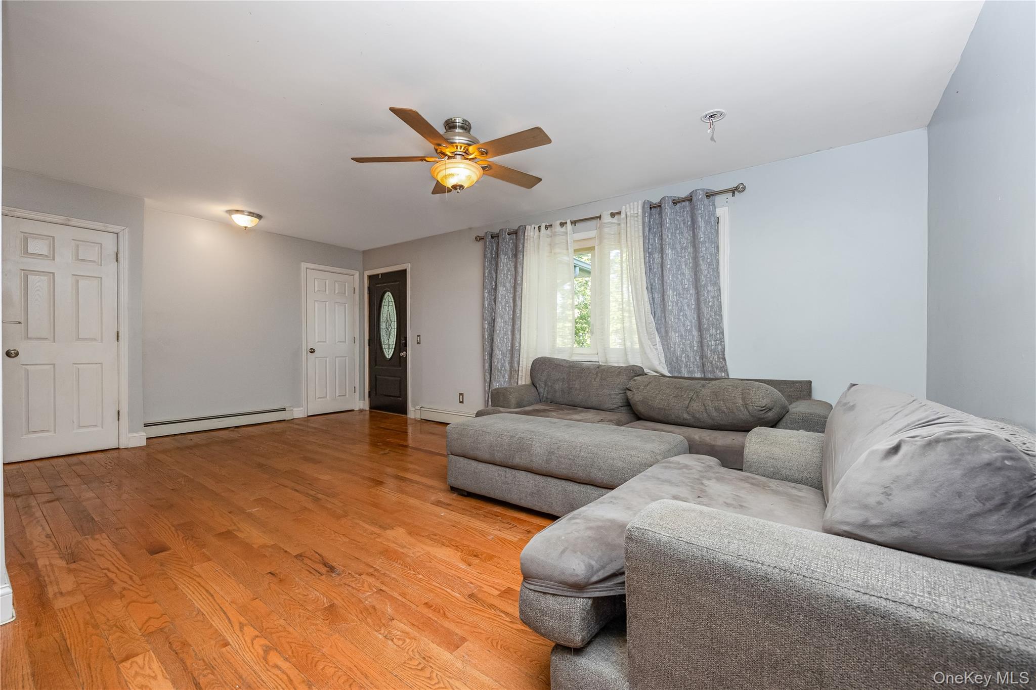 16 Hillside Road, Farmingville, NY 11738