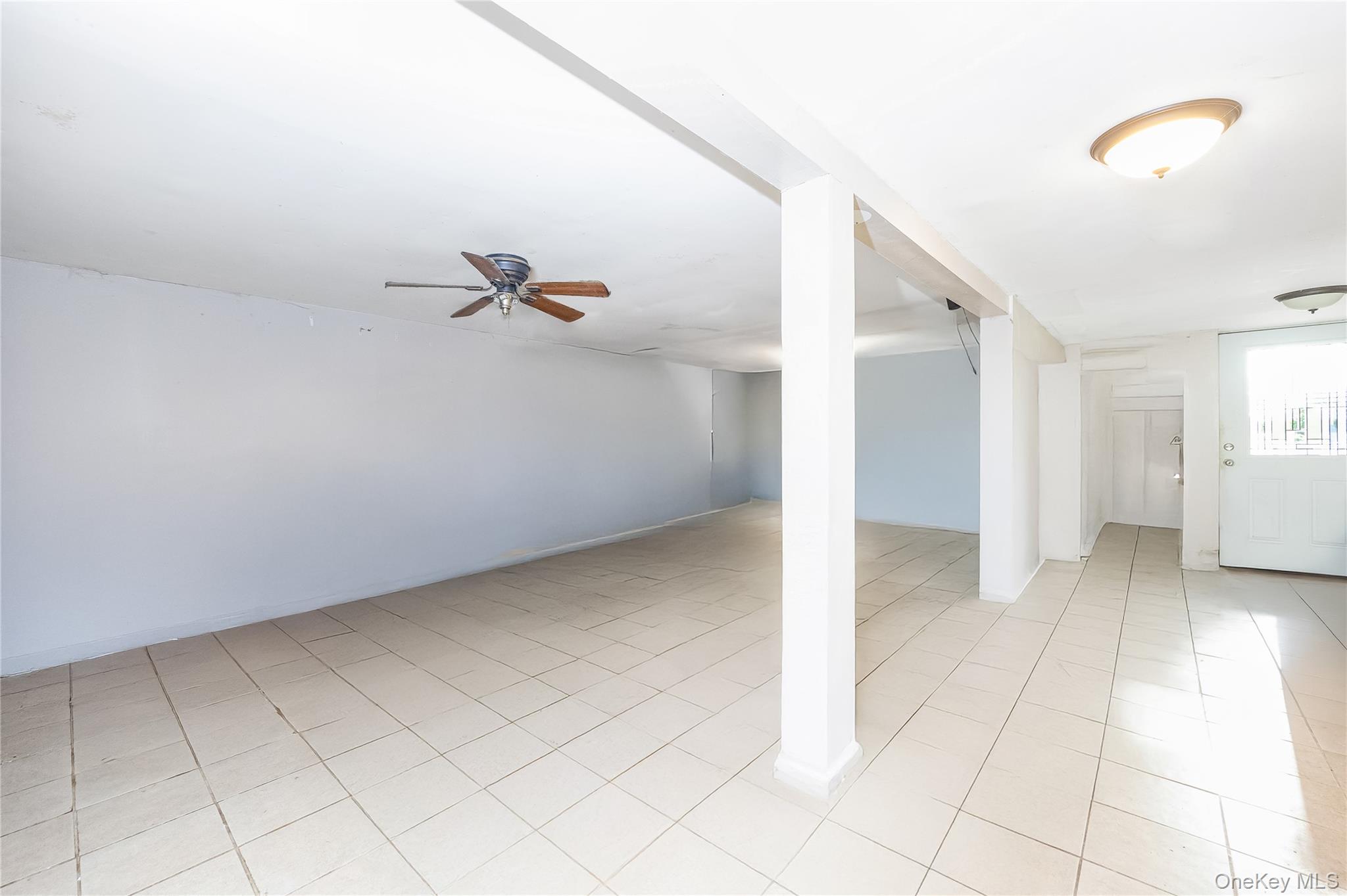 16 Hillside Road, Farmingville, NY 11738