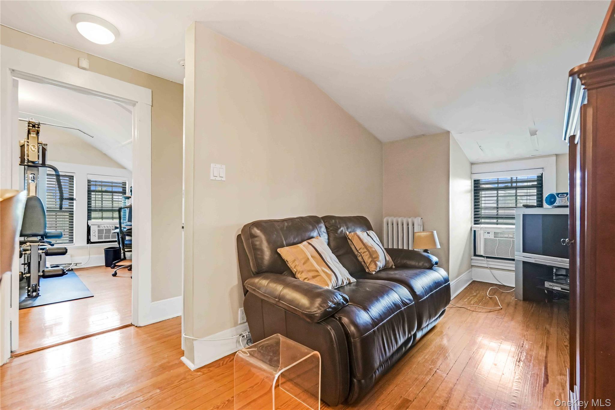 16008 12th Road, Beechhurst, NY 11357