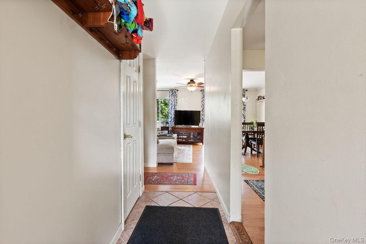 56 Coachlight Square # 56, Montrose, NY 10548