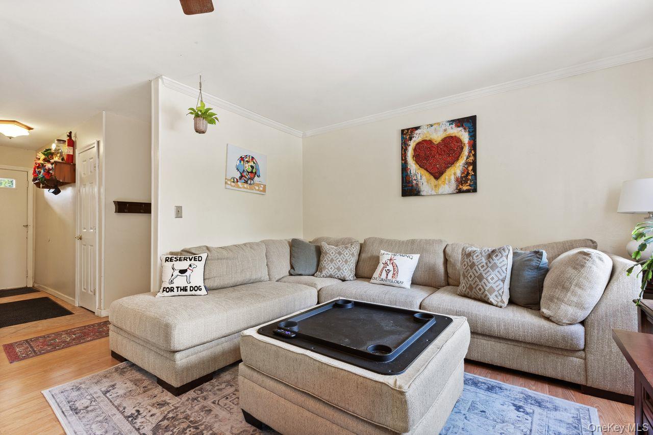 56 Coachlight Square # 56, Montrose, NY 10548