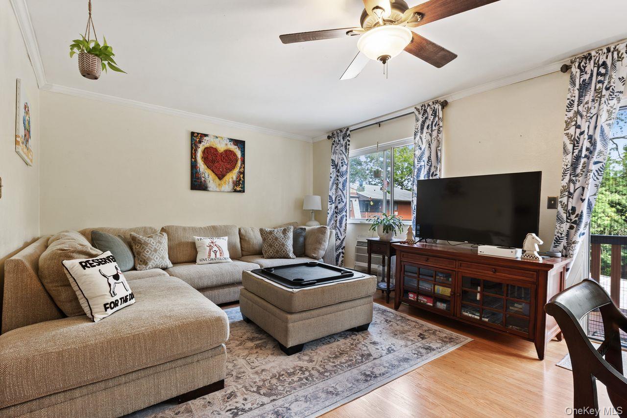 56 Coachlight Square # 56, Montrose, NY 10548