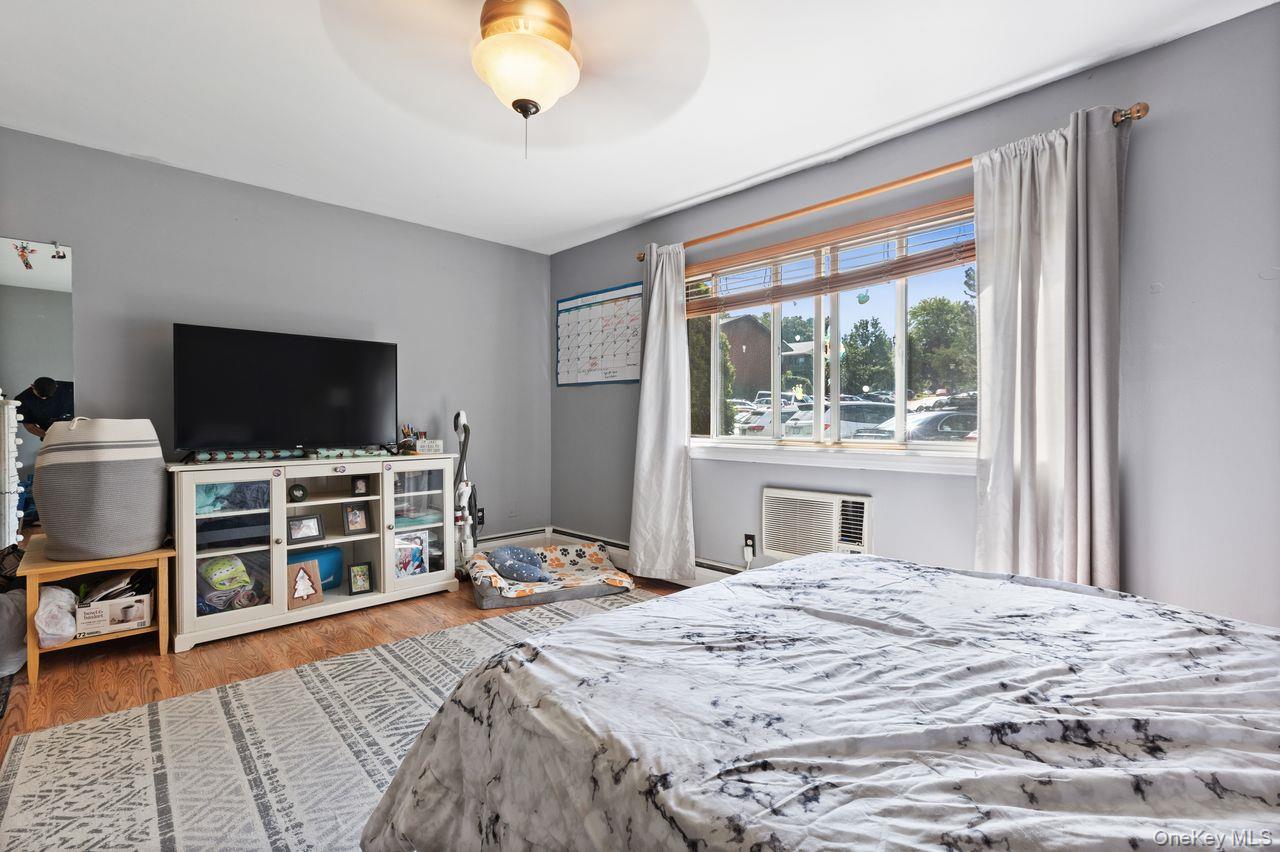 56 Coachlight Square # 56, Montrose, NY 10548