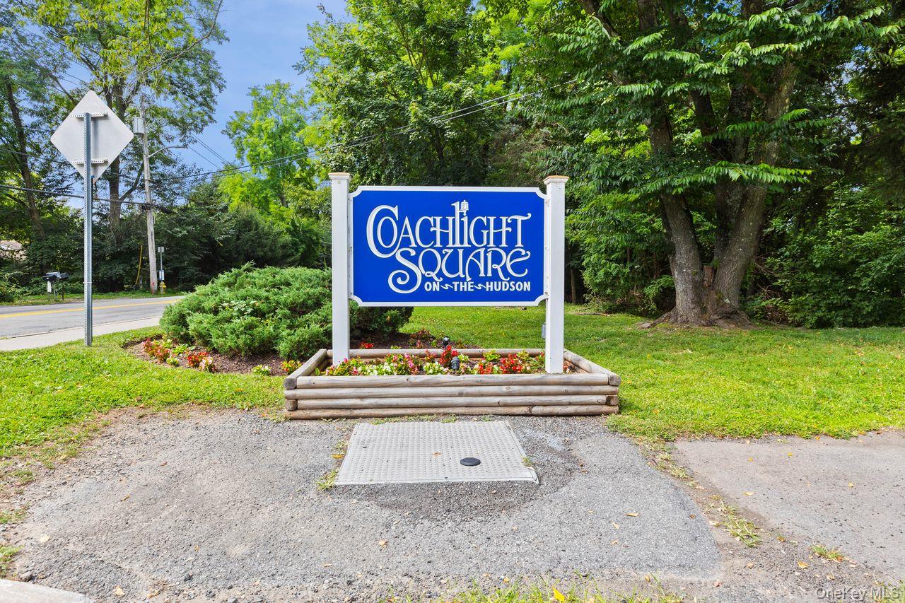 56 Coachlight Square # 56, Montrose, NY 10548