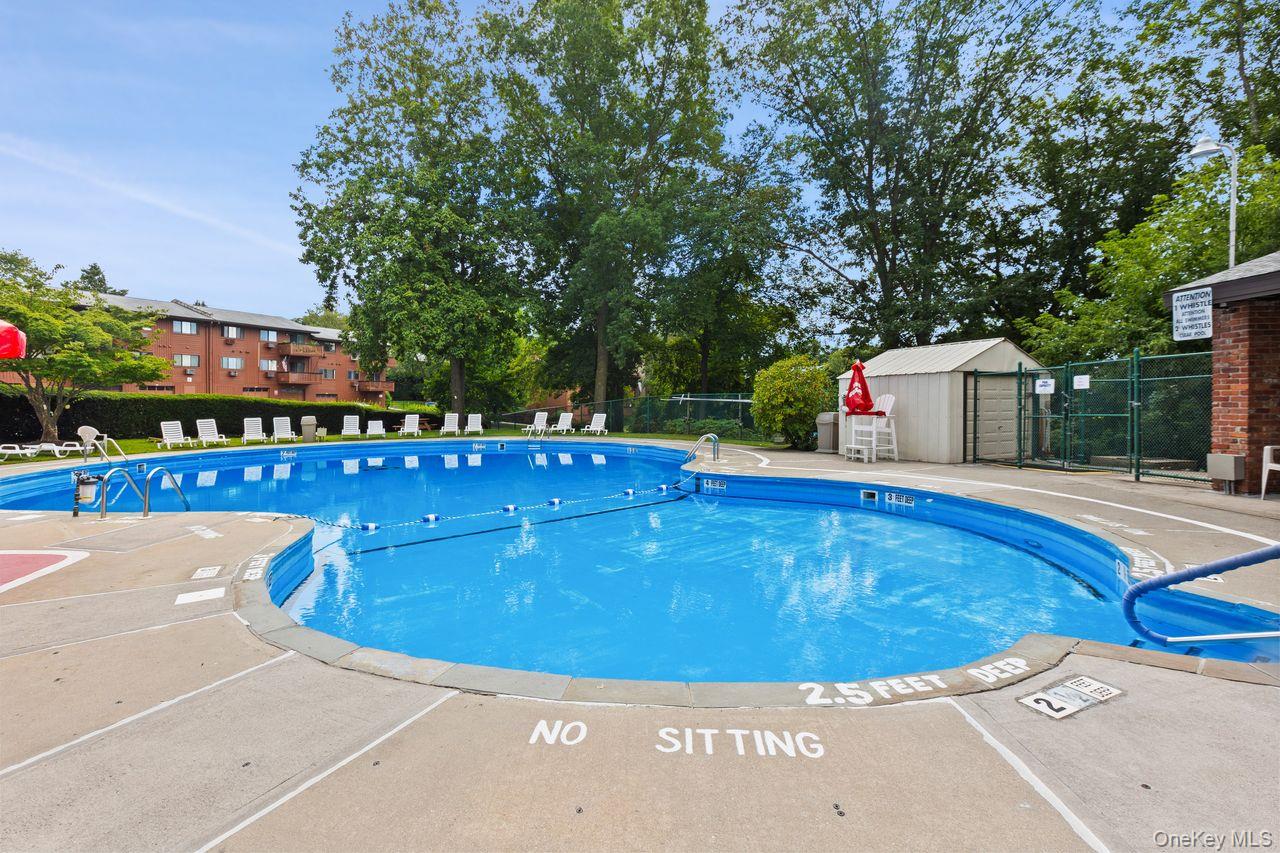 56 Coachlight Square # 56, Montrose, NY 10548