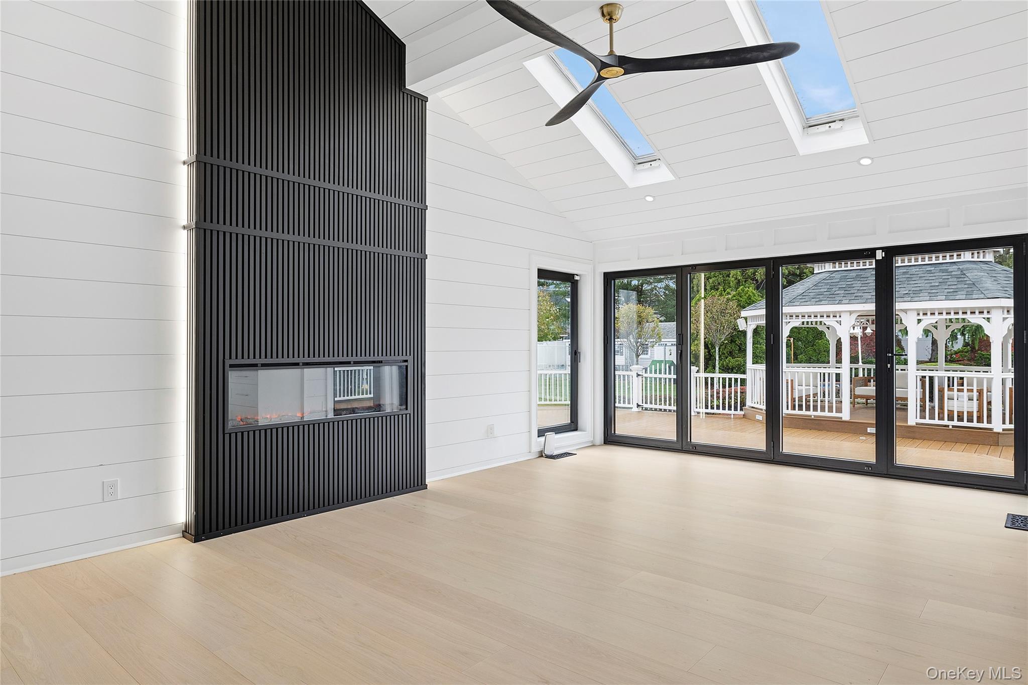 4 Miller Farms Court, Miller Place, NY 11764