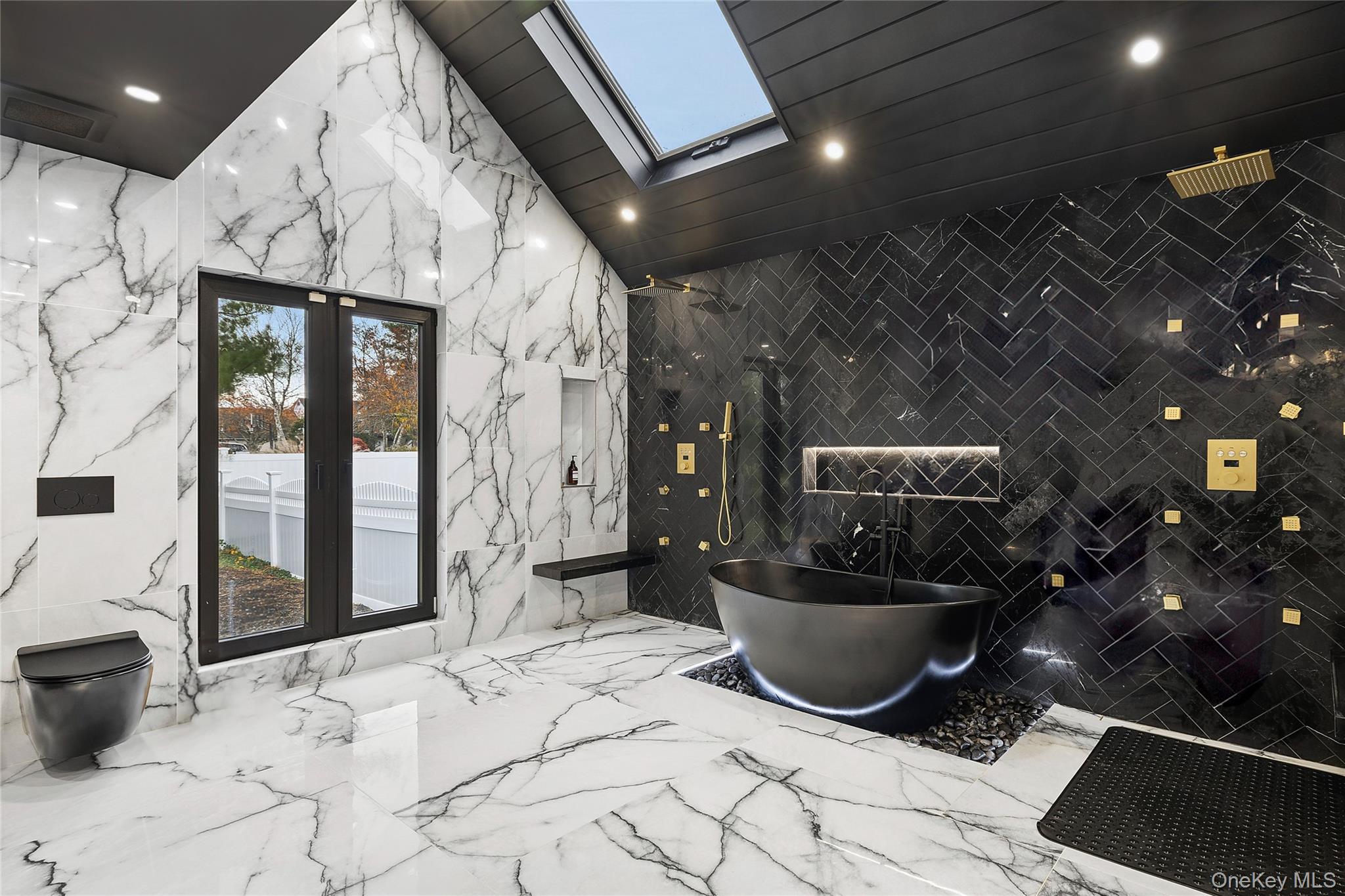 4 Miller Farms Court, Miller Place, NY 11764