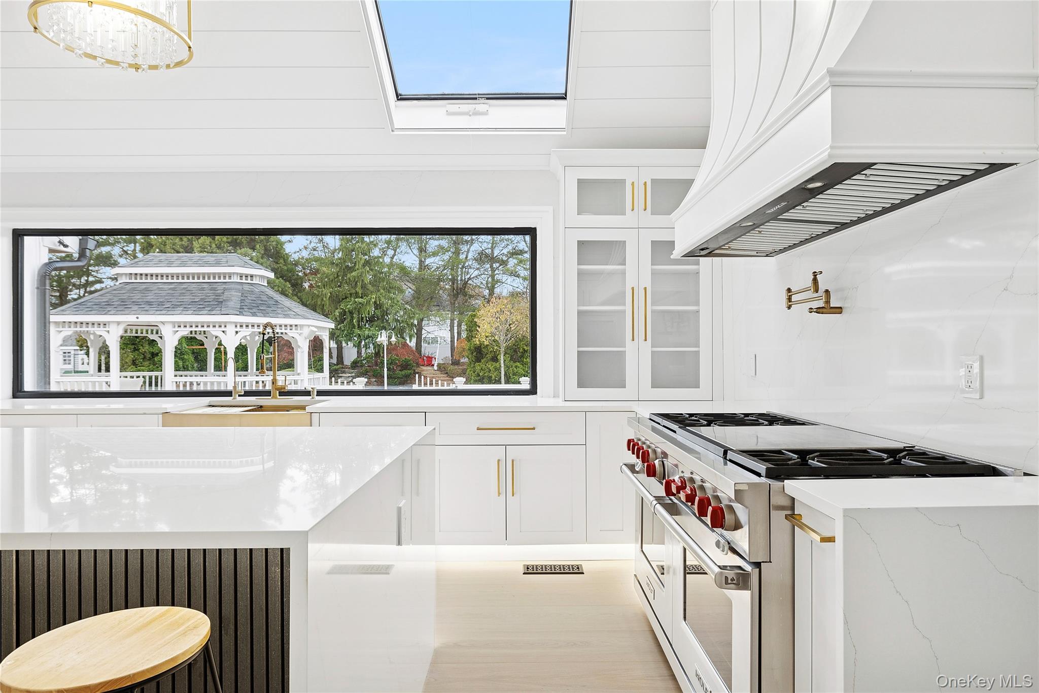 4 Miller Farms Court, Miller Place, NY 11764