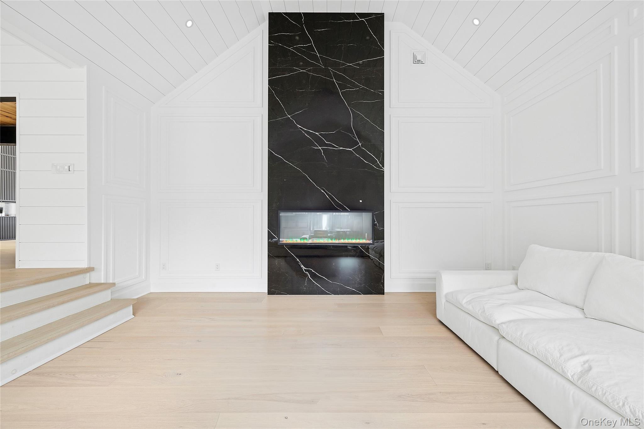 4 Miller Farms Court, Miller Place, NY 11764