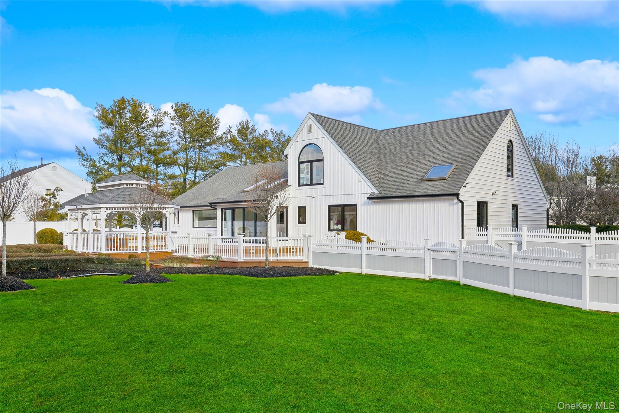 4 Miller Farms Court, Miller Place, NY 11764